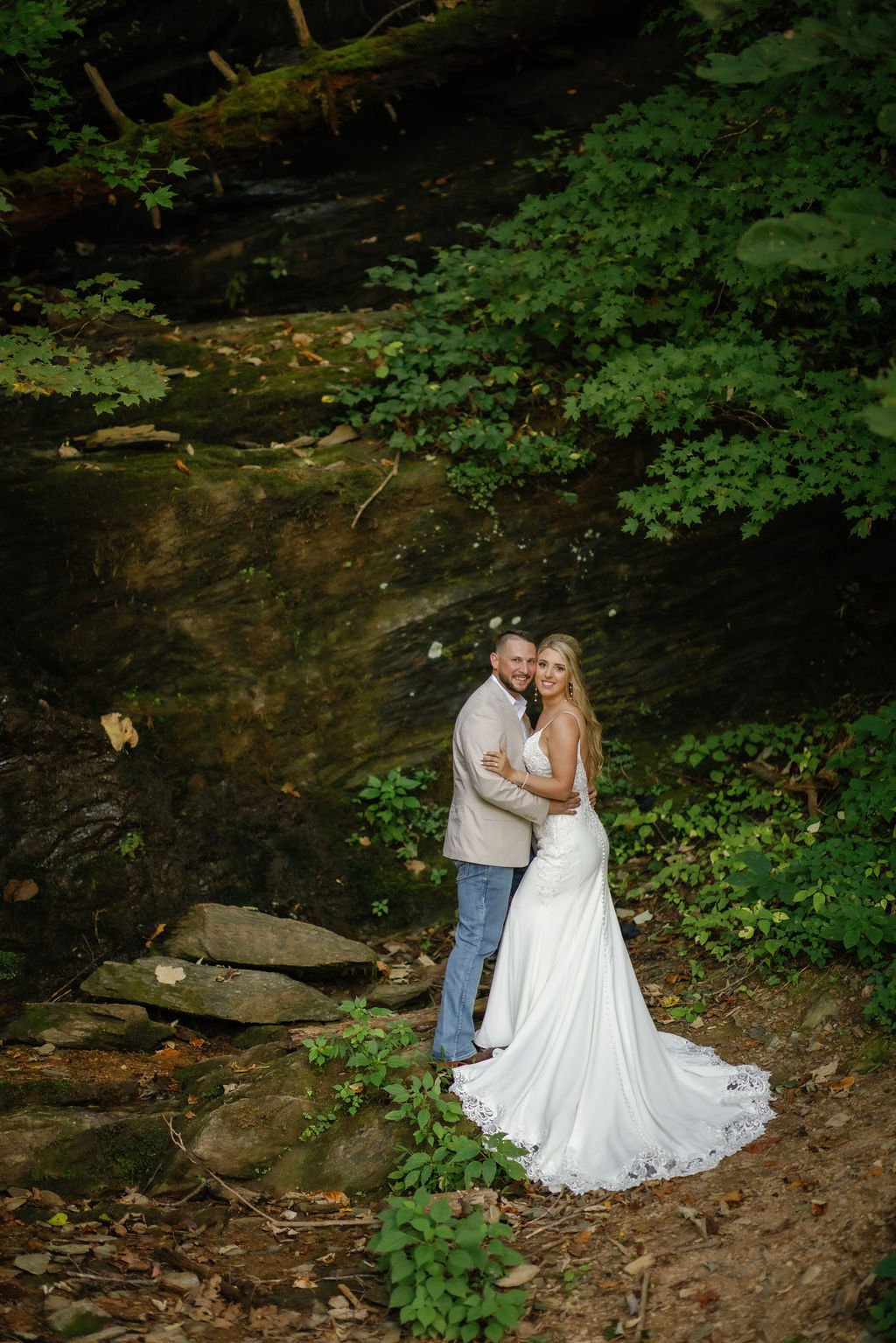 gatlinburg-wedding-photographer-if-uncles-brings-a-camera-to-a-gatlinburg-wedding-bride-kissing-groom