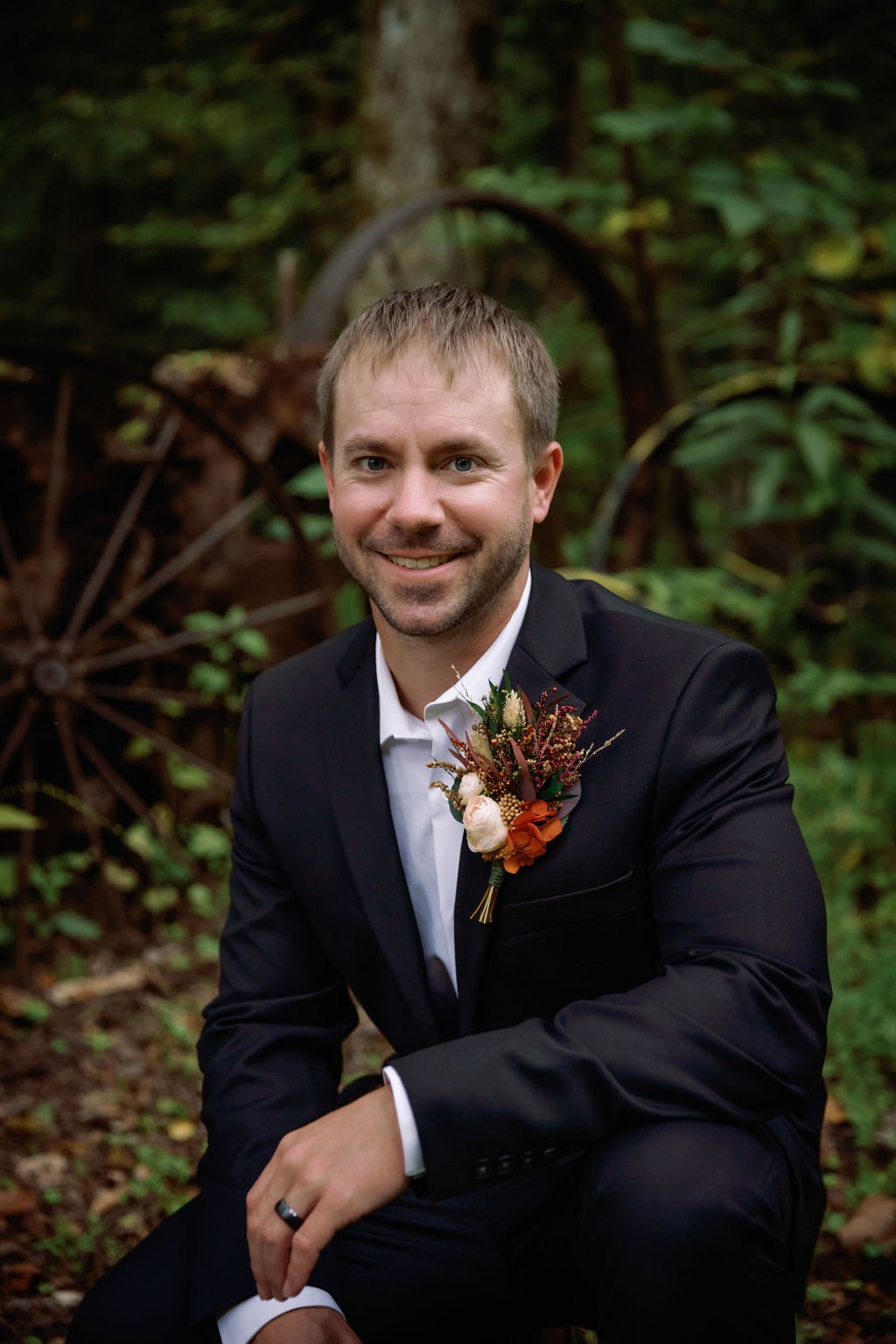 gatlinburg-photographer-gatlinburg-photographers-two-location-package-groom-portraits