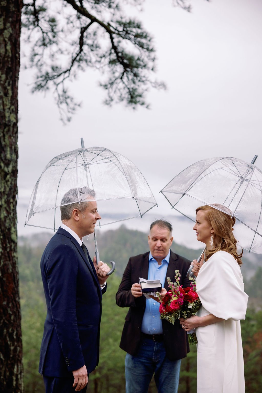 gatlinburg-photographers-gatlinburg-wedding-packages-for-two-vow-ceremony