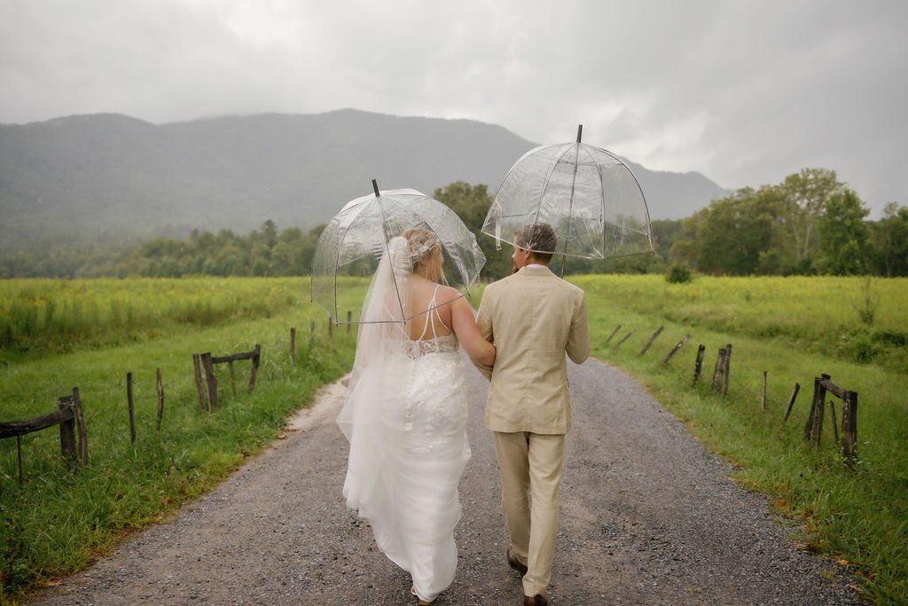 gatlinburg-photographer-how-to-get-more-variety-in-your-gatlinburg-wedding-gallery-umbrella-bridal-portraits