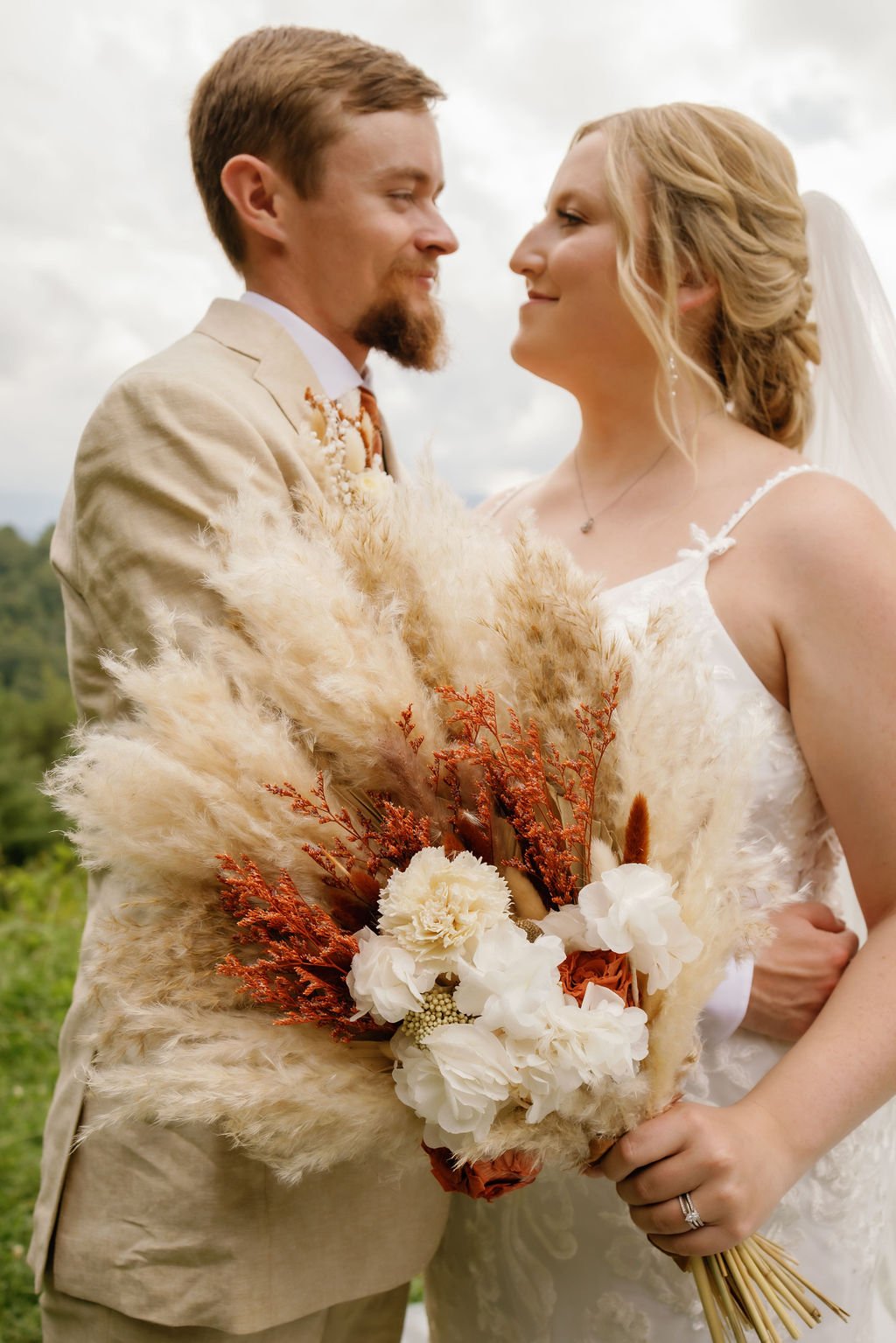 gatlinburg-photographer-how-to-get-more-variety-in-your-gatlinburg-wedding-gallery-boho-bouquet