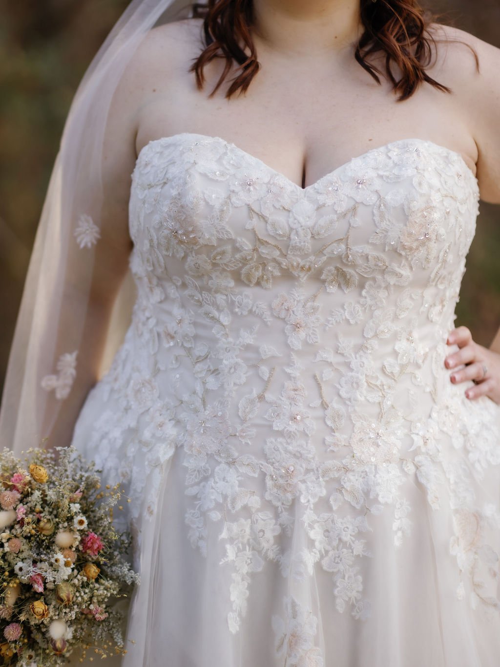 gatlinburg-photographer-gatlinburg-wedding-chapel-lace-wedding-dress