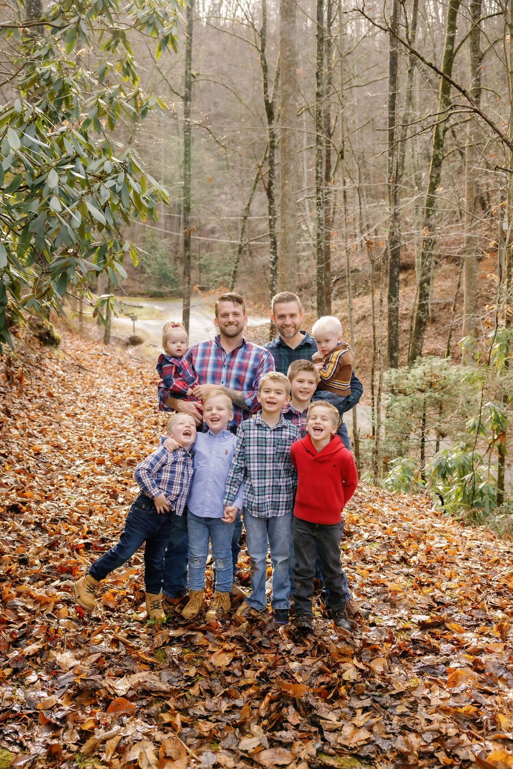 gatlinburg-photographer-gatlinburg-photographers-winter-family-pictures-brothers-with-children