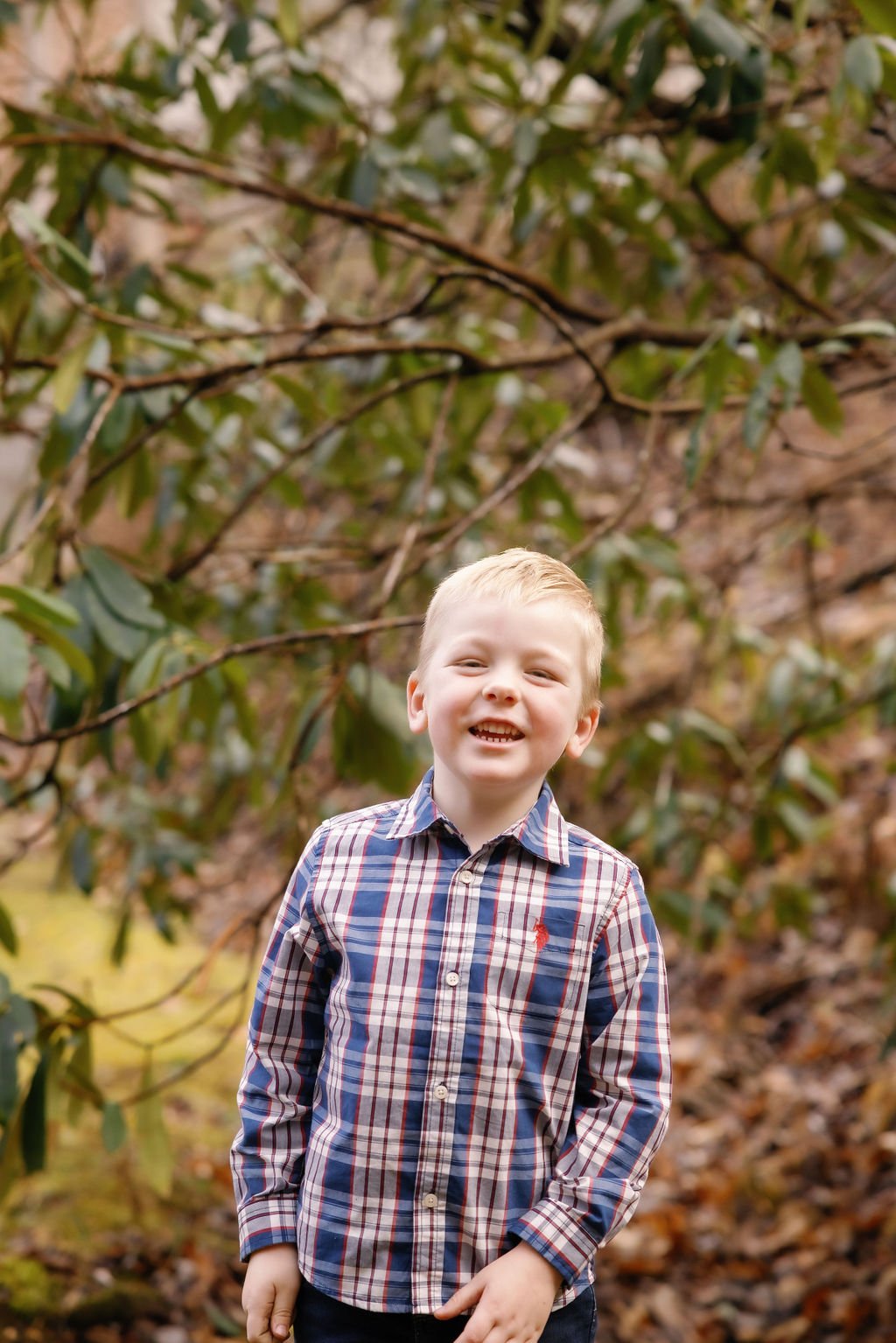 gatlinburg-photographer-gatlinburg-photographers-winter-family-pictures-boy-in-plaid-shirt