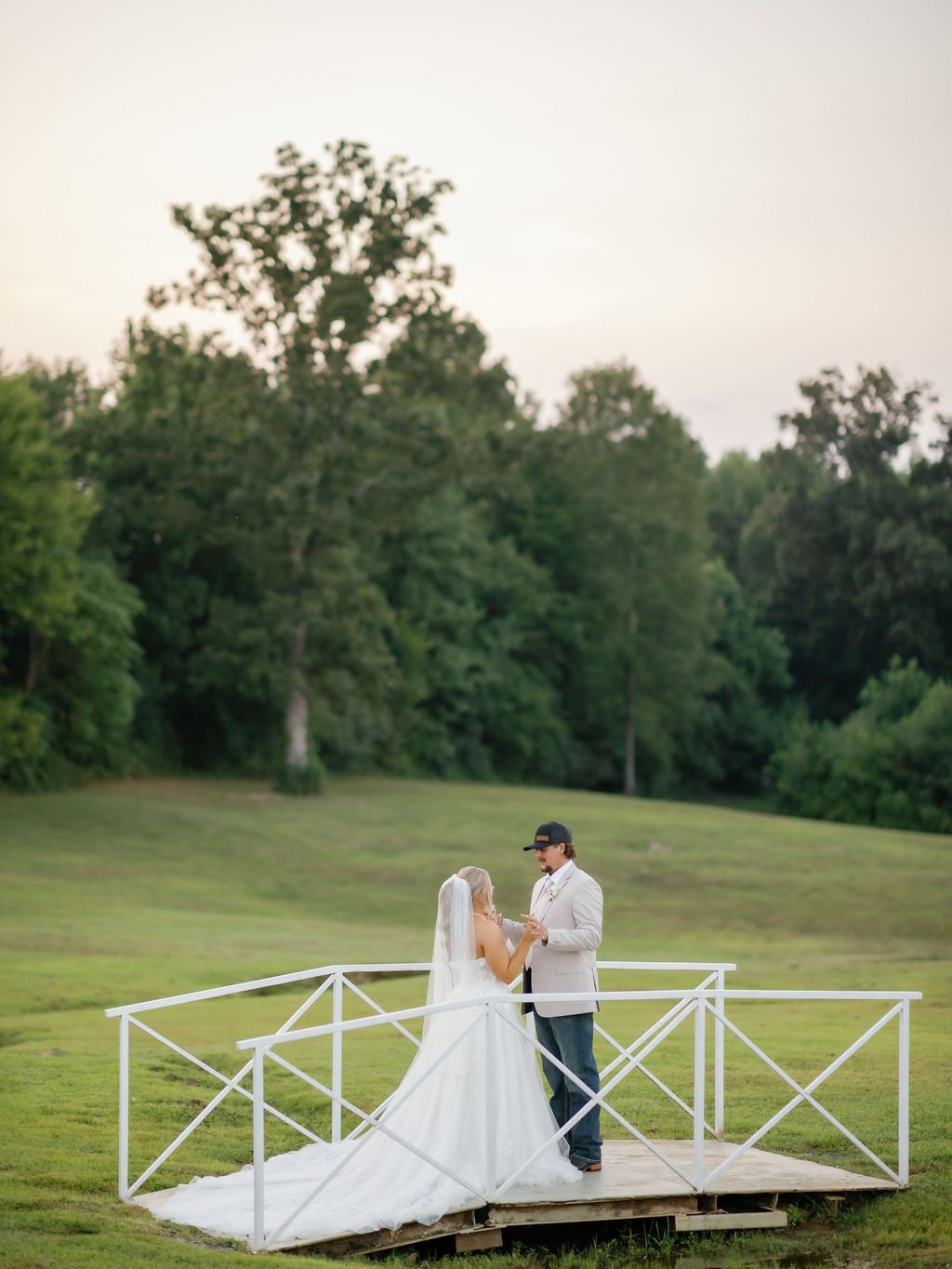 gatlinburg-elopement-photographer-gatlinburg-elopement-checklist-bride-groom-first-look