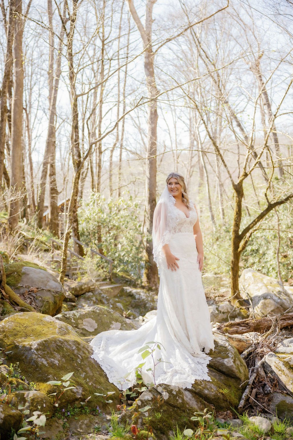gatlinburg-photographer-tips-for-a-romantic-gatlinburg-elopement-ceremony-bride-wearing-wedding-dress