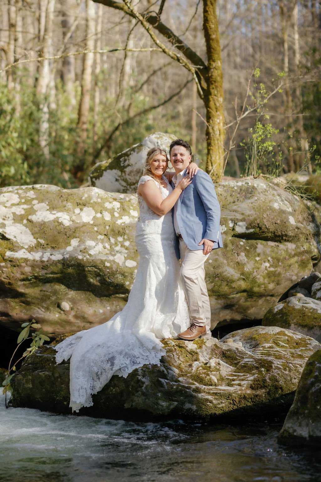 gatlinburg-photographer-tips-for-a-romantic-gatlinburg-elopement-ceremony-couple-embracing