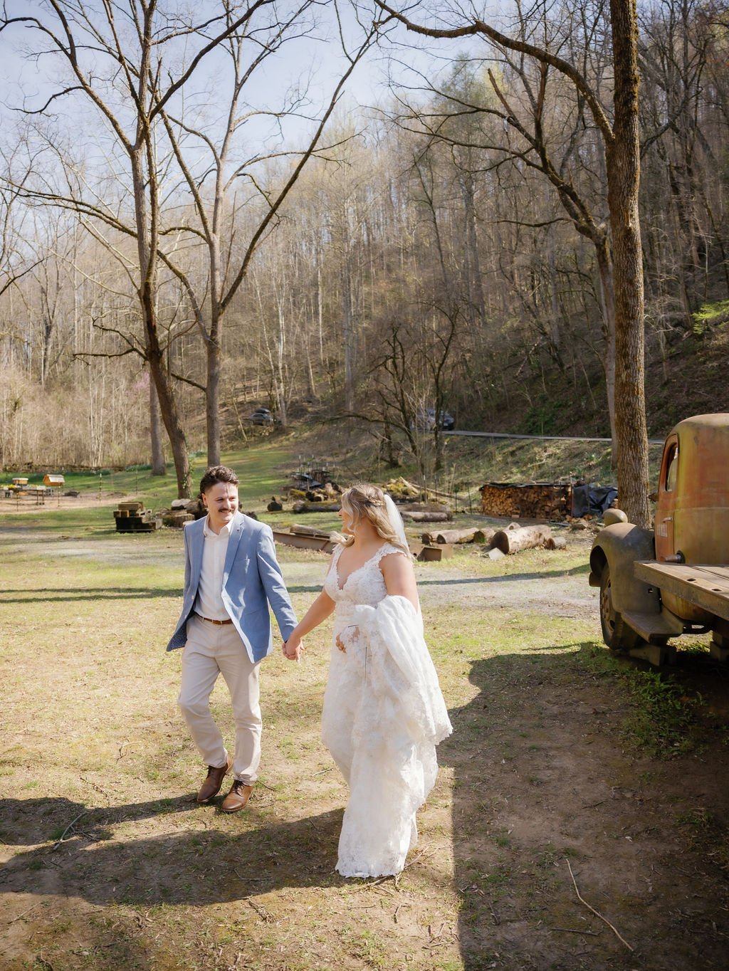 gatlinburg-photographer-tips-for-a-romantic-gatlinburg-elopement-ceremony-bride-groom-walking-together