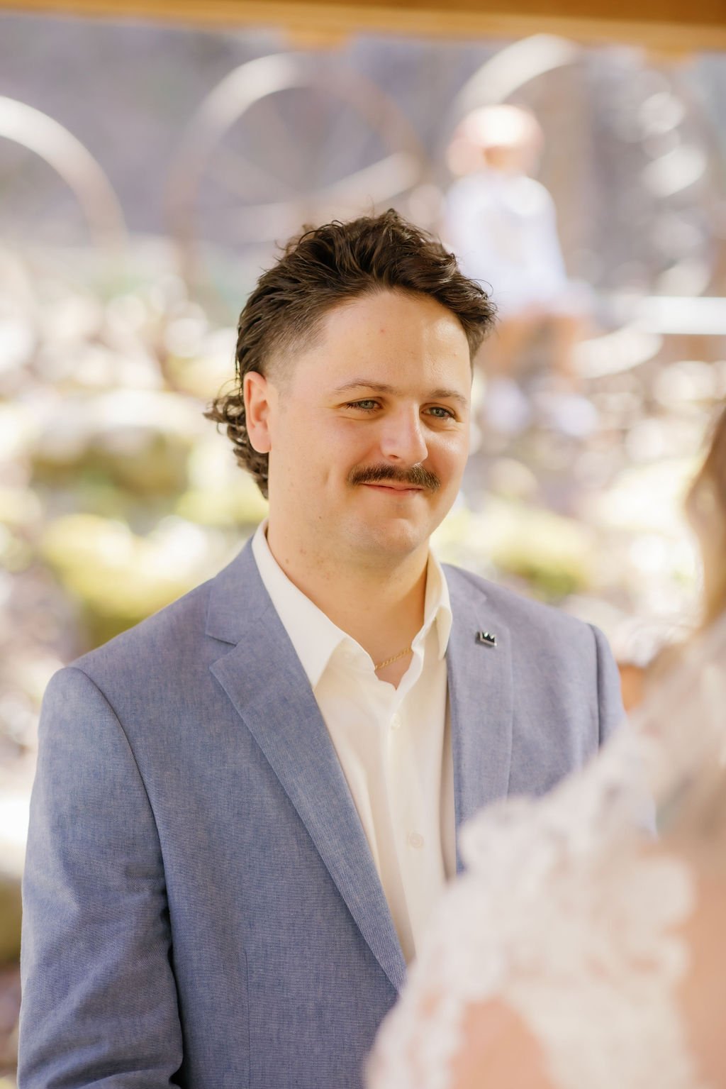 gatlinburg-photographer-tips-for-a-romantic-gatlinburg-elopement-ceremony-groom-smiling