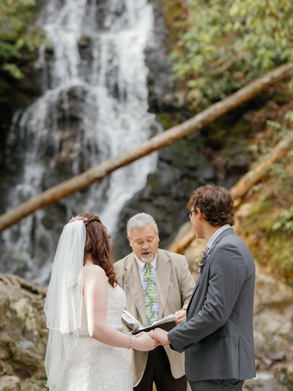 gatlinburg-photographer-waterfall-elopement-in-the-smoky-mountains-bride-groom-wedding-ceremony