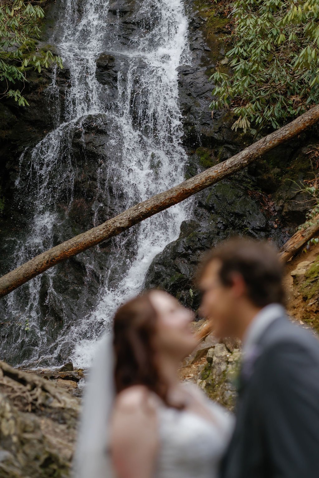 gatlinburg-photographer-waterfall-elopement-in-the-smoky-mountains-close-up-of-waterfall
