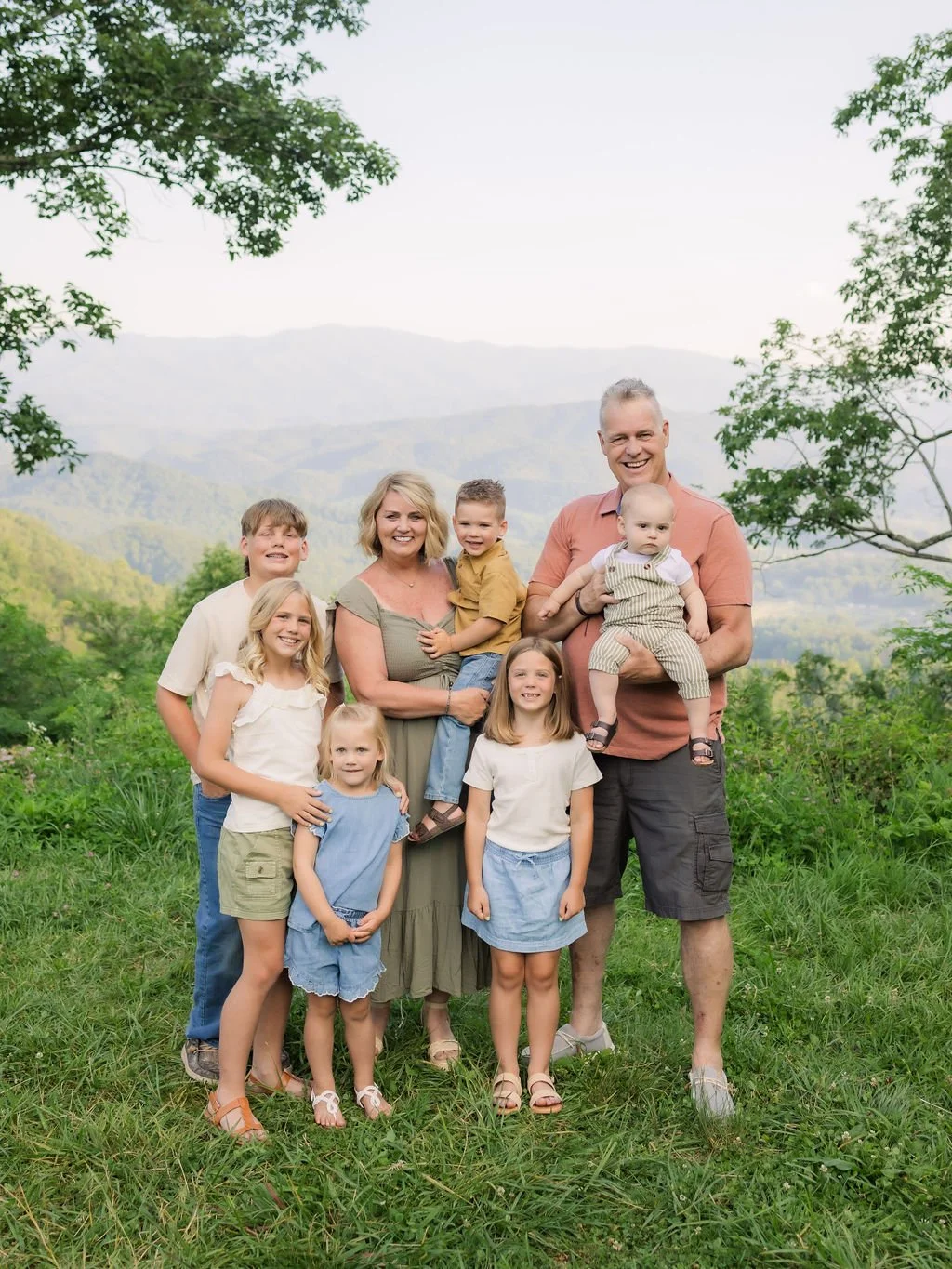 Family-Photo-With-Grandparents-gatlinburg-photographer-family-photography