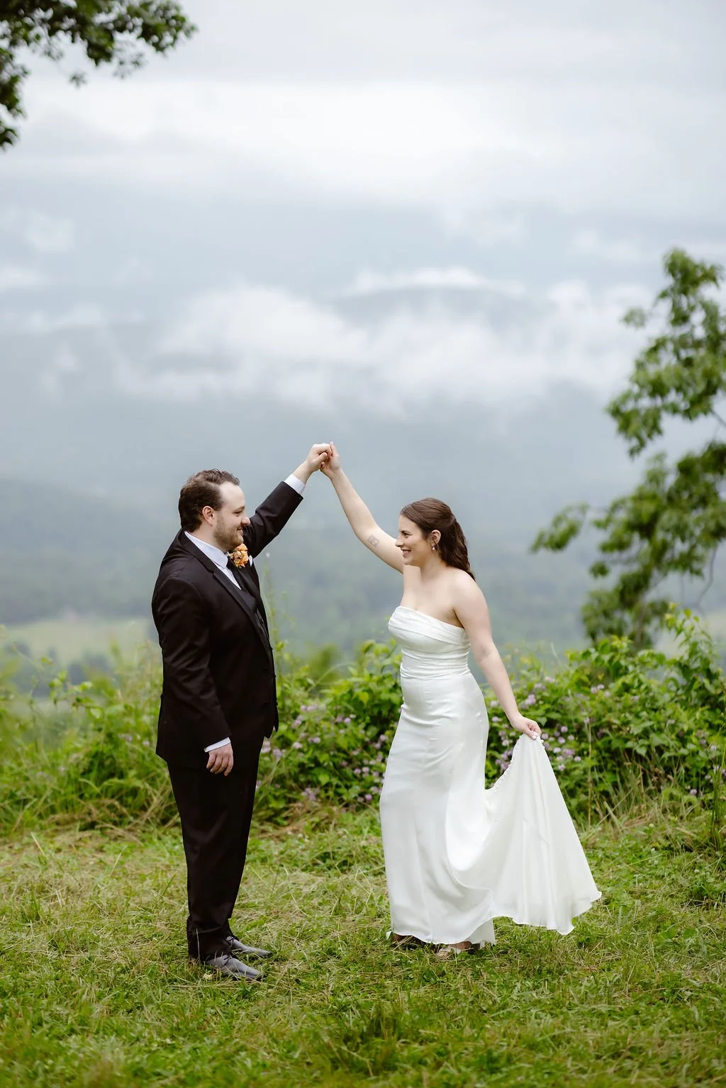 Smoky-Mountain-Elopements-in-the-Spring-dance
