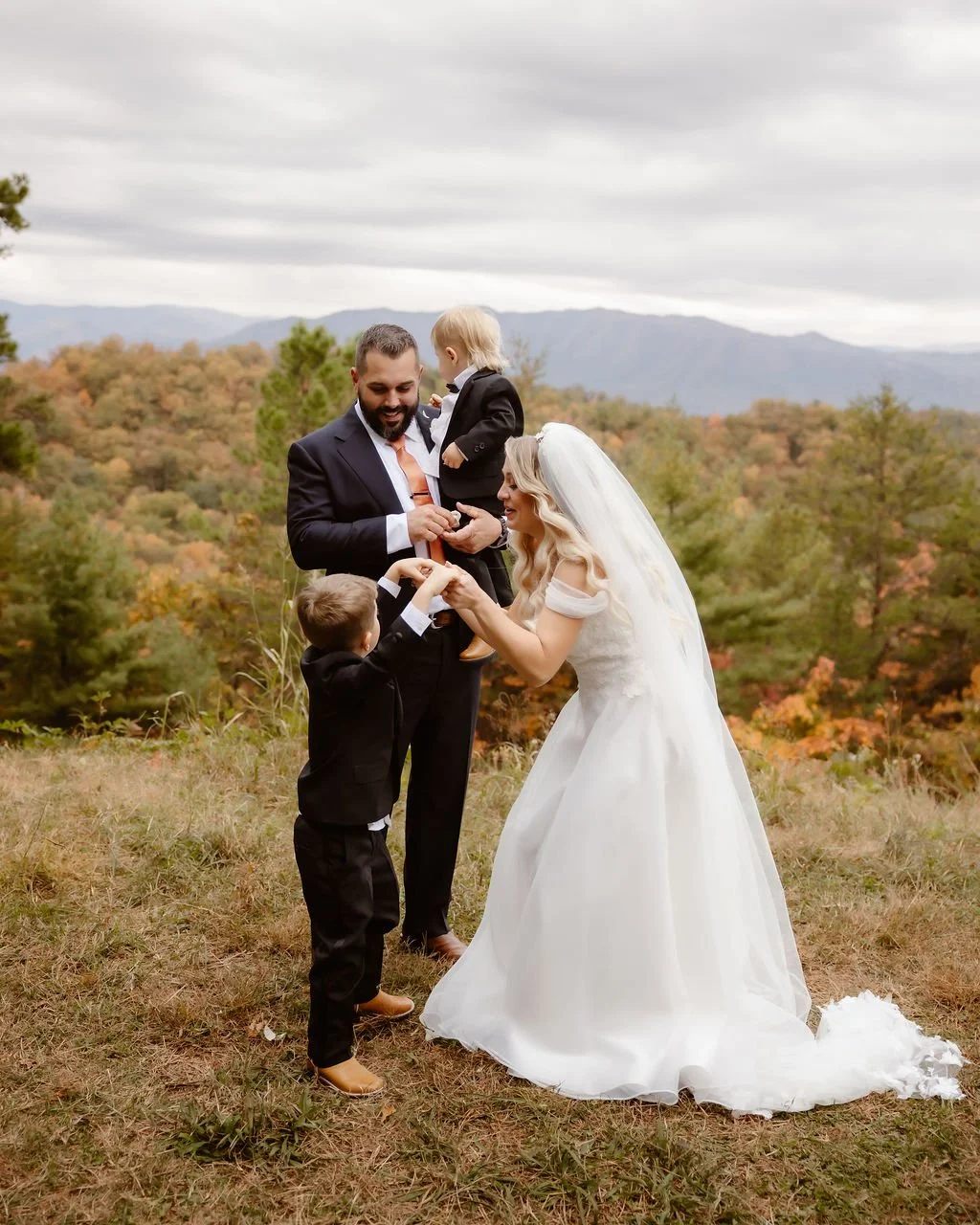 Gatlinburg-Micro-Wedding-Timeline-family
