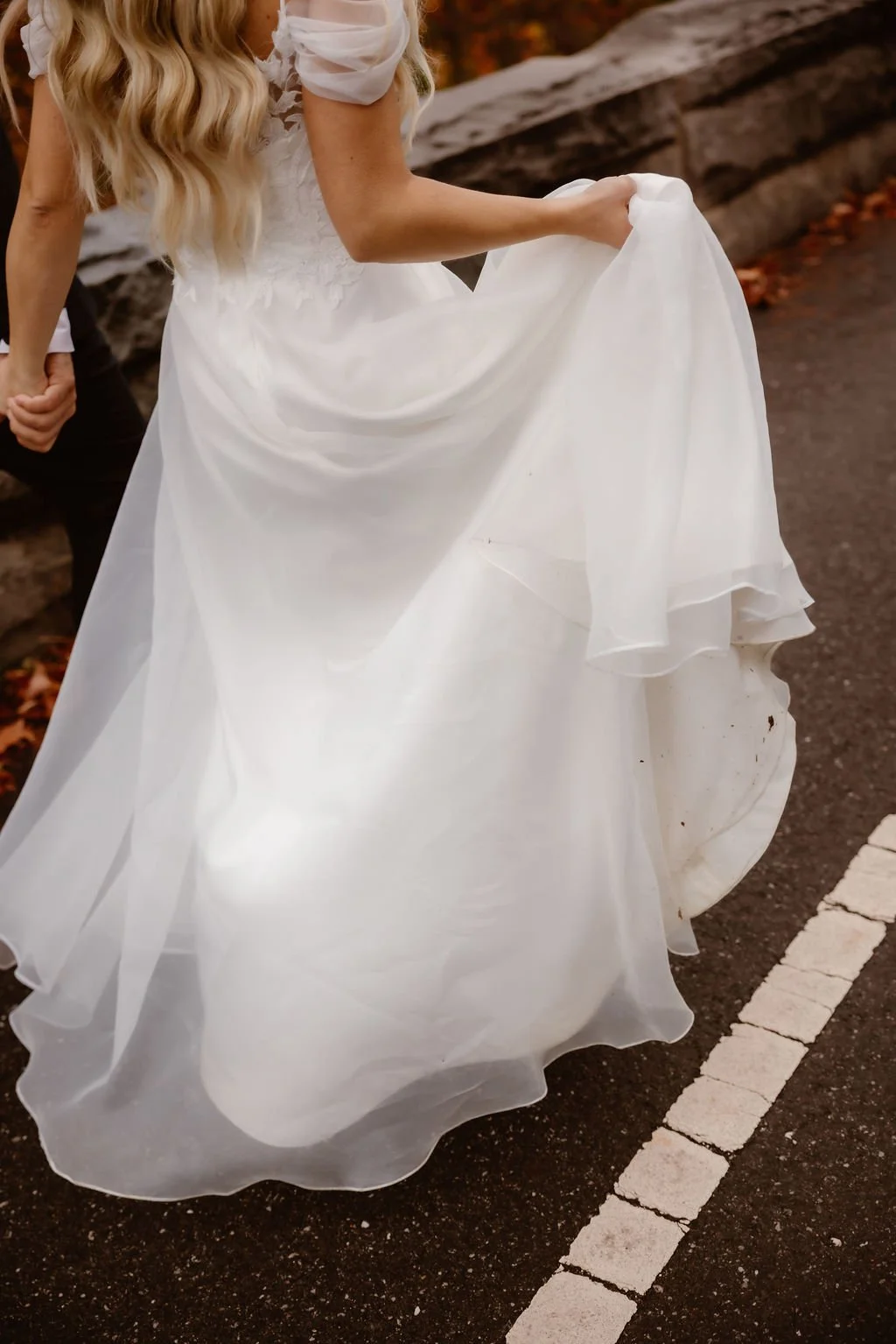 2-Hour-Gatlinburg-Micro-Wedding-Timeline-gown