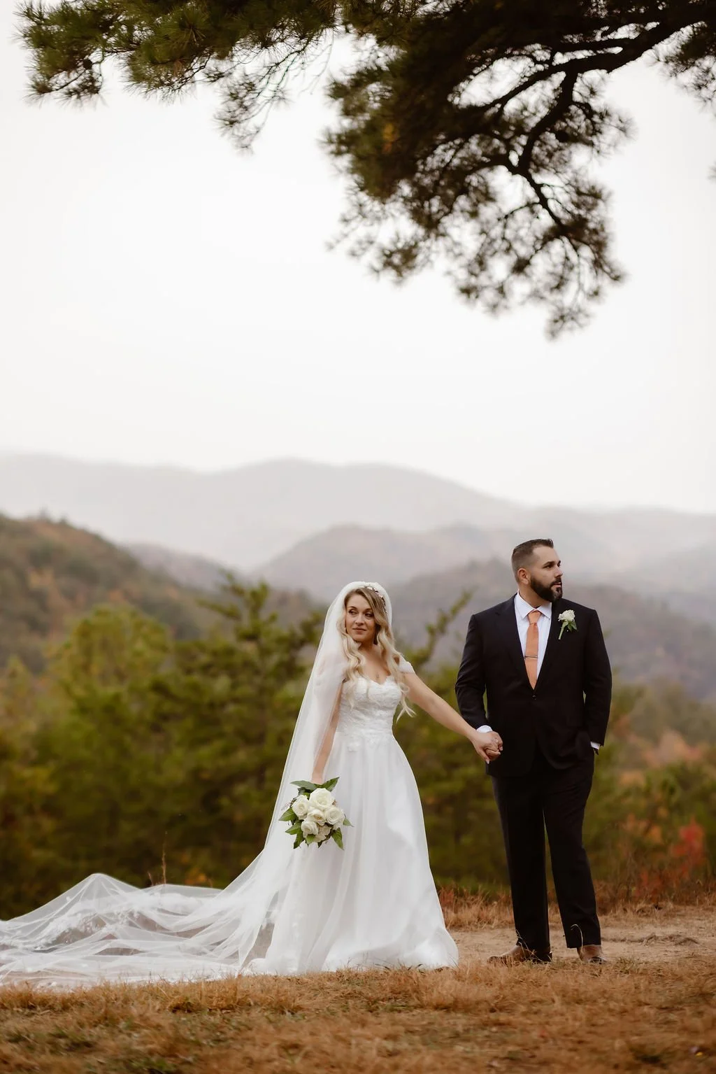 2-Hour-Gatlinburg-Micro-Wedding-Timeline-bride-and-groom