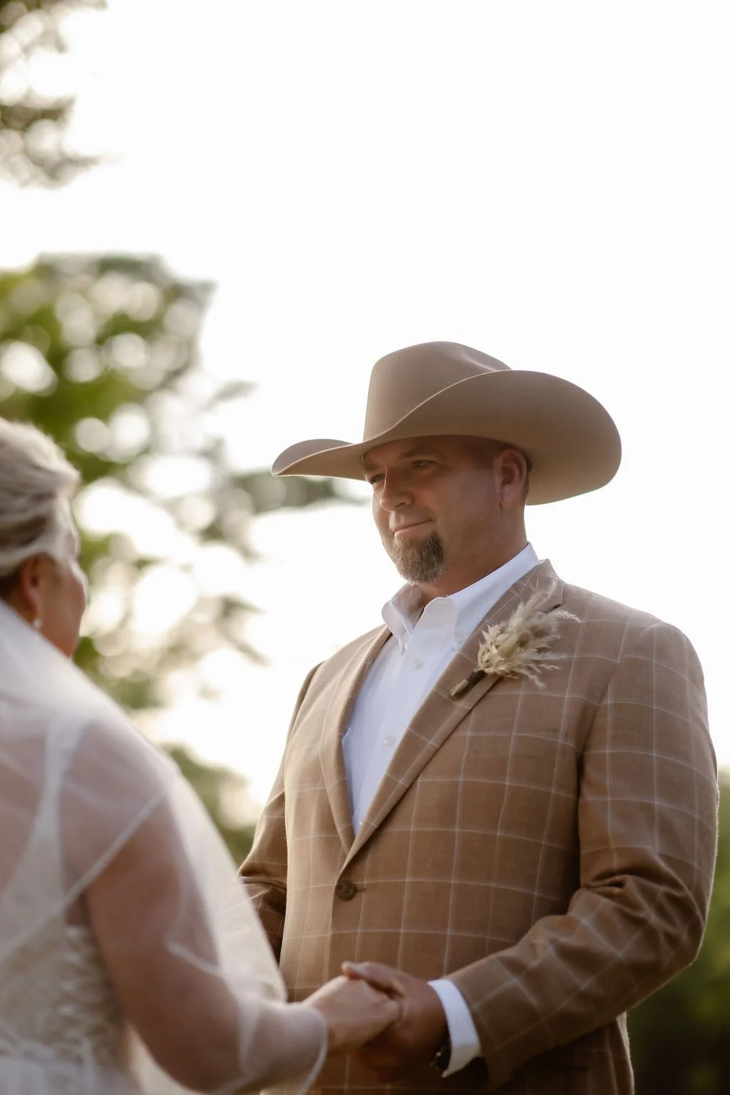 gatlinburg-elopement-sunset-wedding-groom