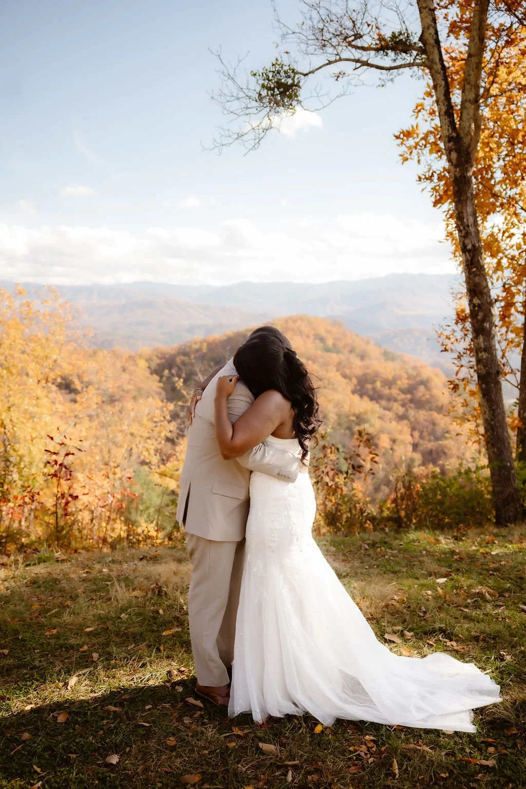 gatlinburg-photographer-foothills-parkway-elopement-photography-fall-wedding