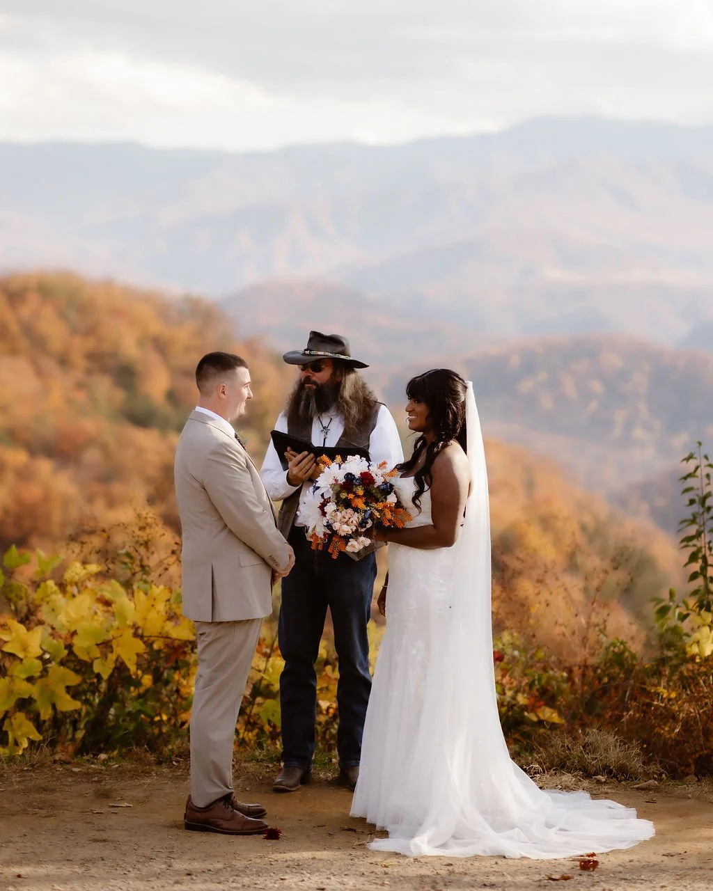 gatlinburg-photographer-foothills-parkway-elopement-photography-wedding-ceremony