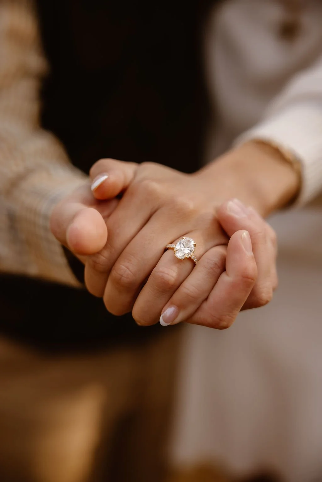 Engagement-Photos-Clothes-and-Outfits-The-Ultimate-Guide-for-Every-season-Gatlinburg-engagement-rings