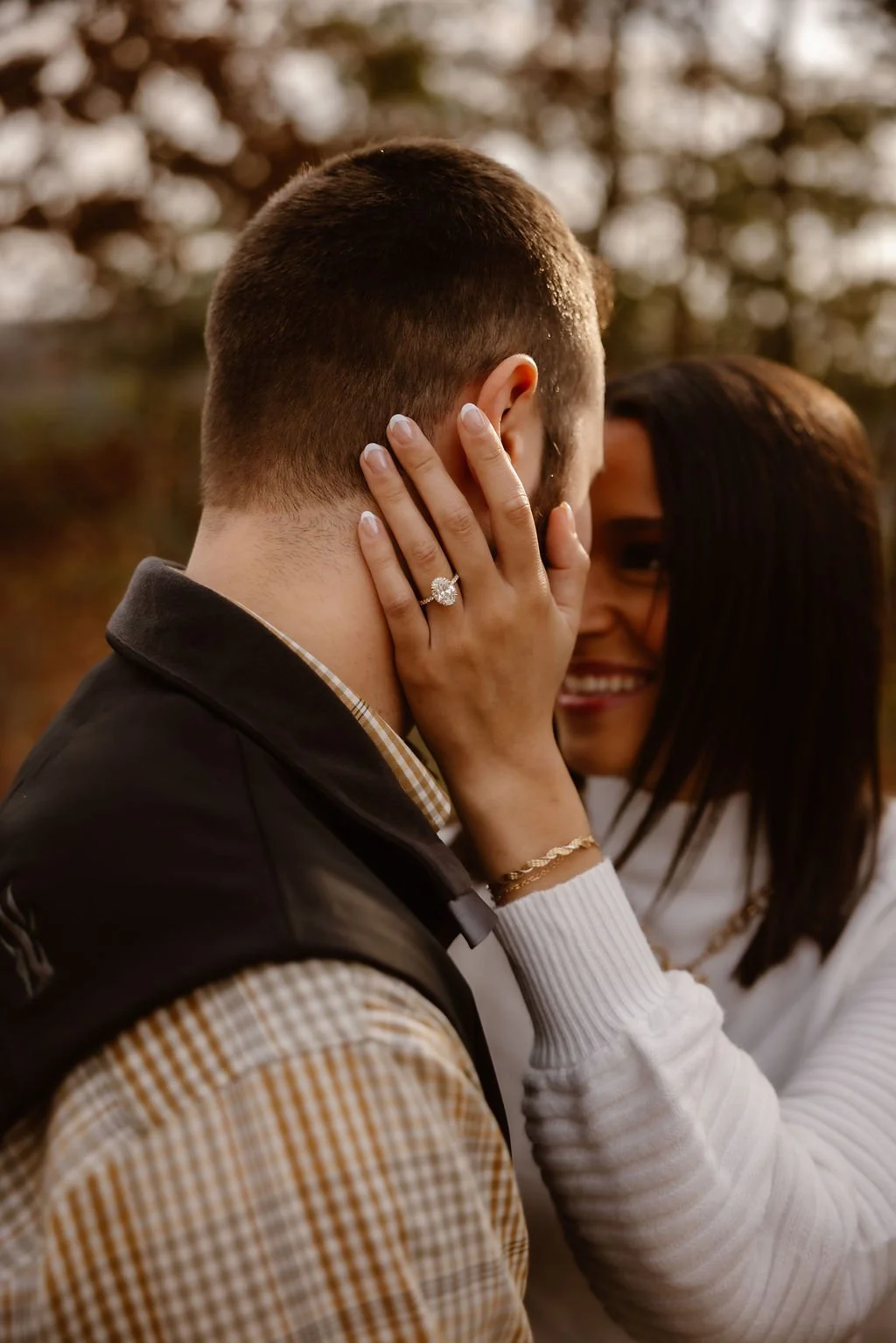Engagement-Photos-Clothes-and-Outfits-The-Ultimate-Guide-for-Every-season-Gatlinburg-engagement-photos