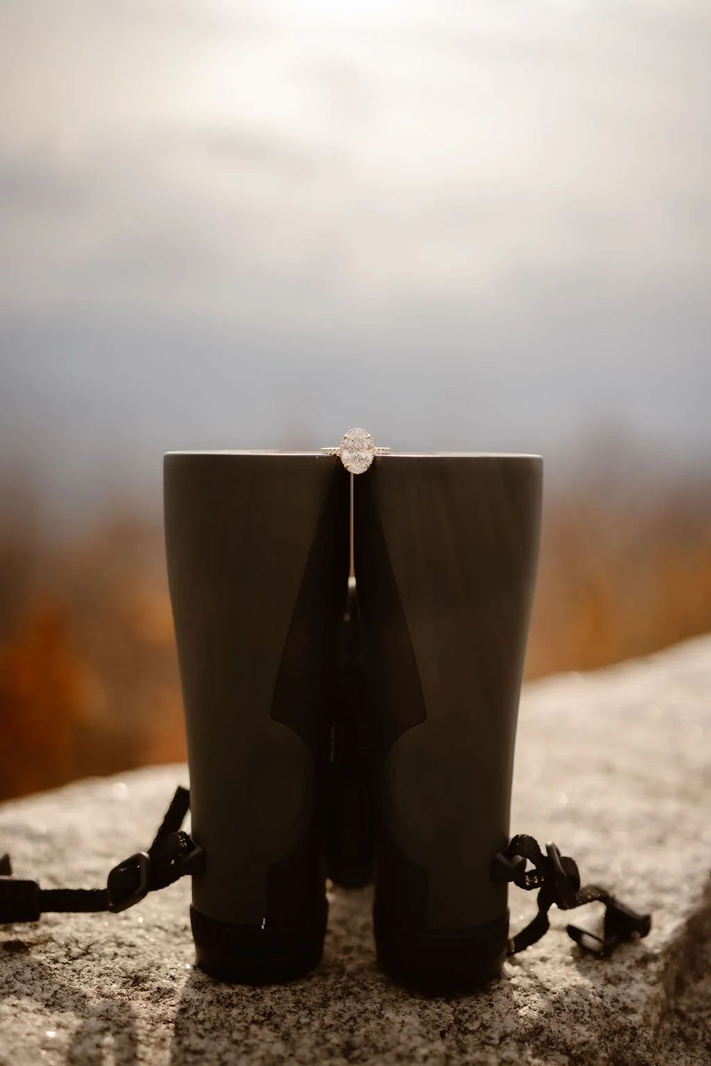 Engagement-Photos-Clothes-and-Outfits-The-Ultimate-Guide-for-Every-season-Smoky-mountain-engagement-ring-photo