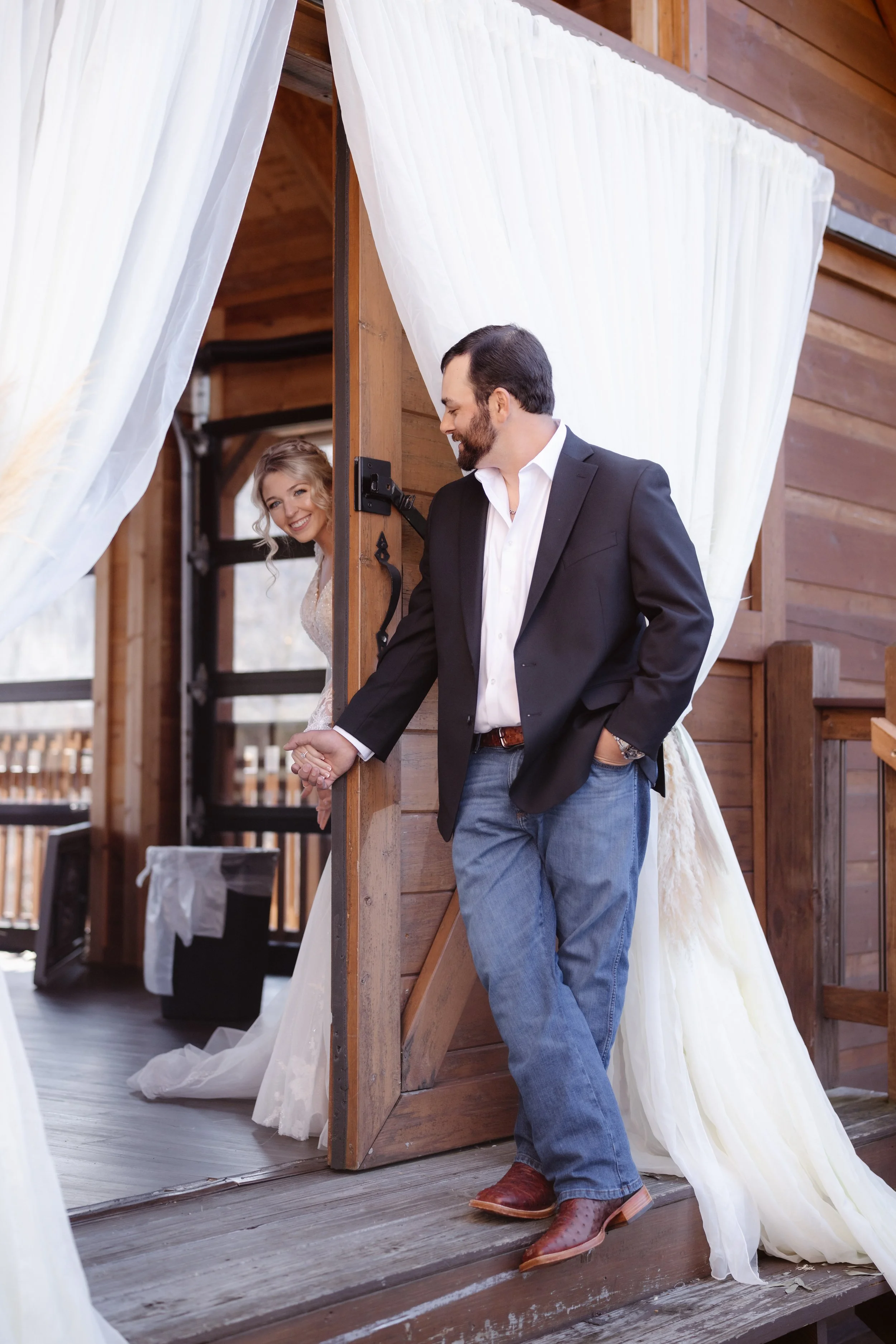 lauren-reeves-photography-gatlinburg-photographer-0077parkside-resort-pigeon-forge-wedding-cabin-wedding
