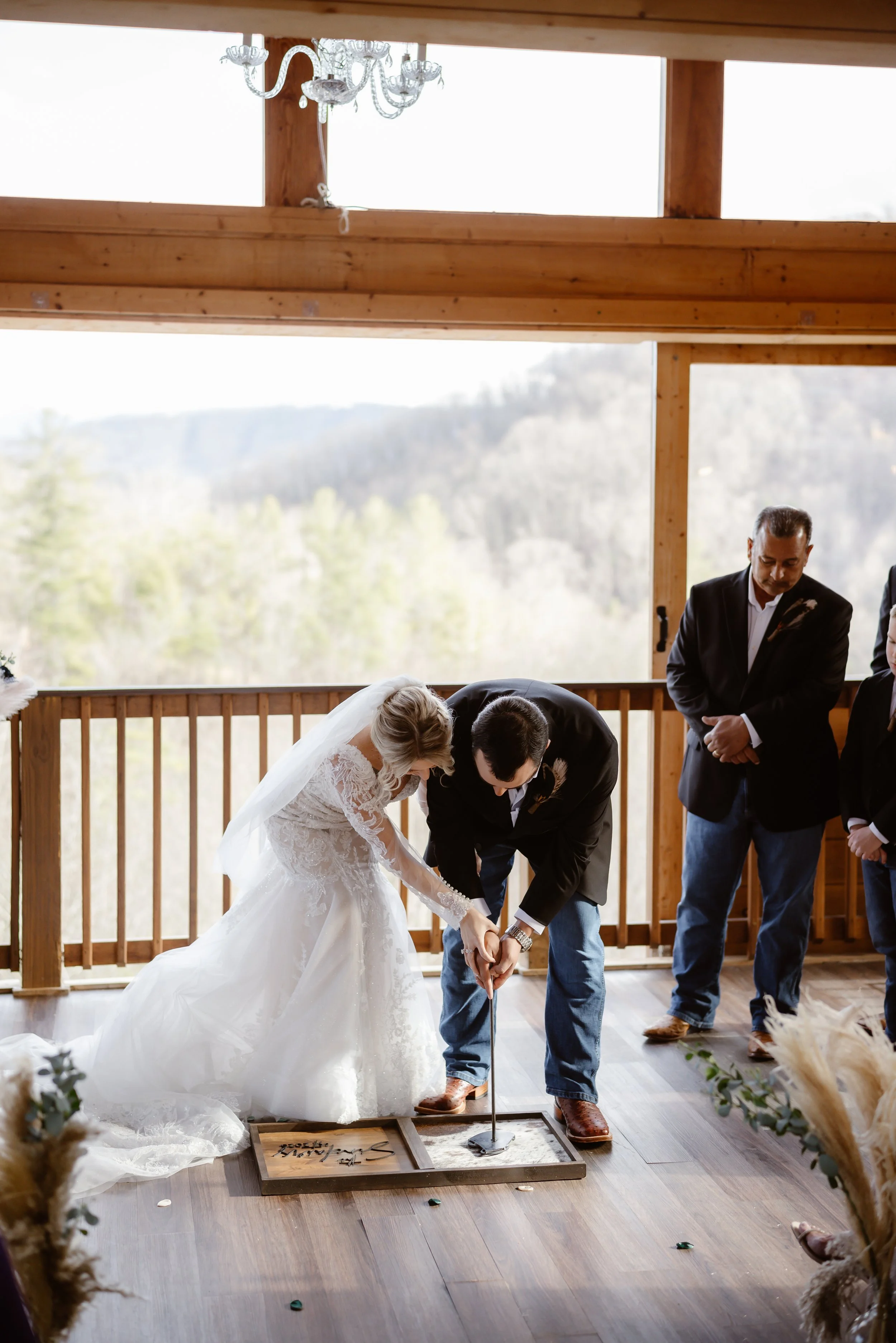 lauren-reeves-photography-gatlinburg-photographer-0077parkside-resort-pigeon-forge-wedding-wedding-branding