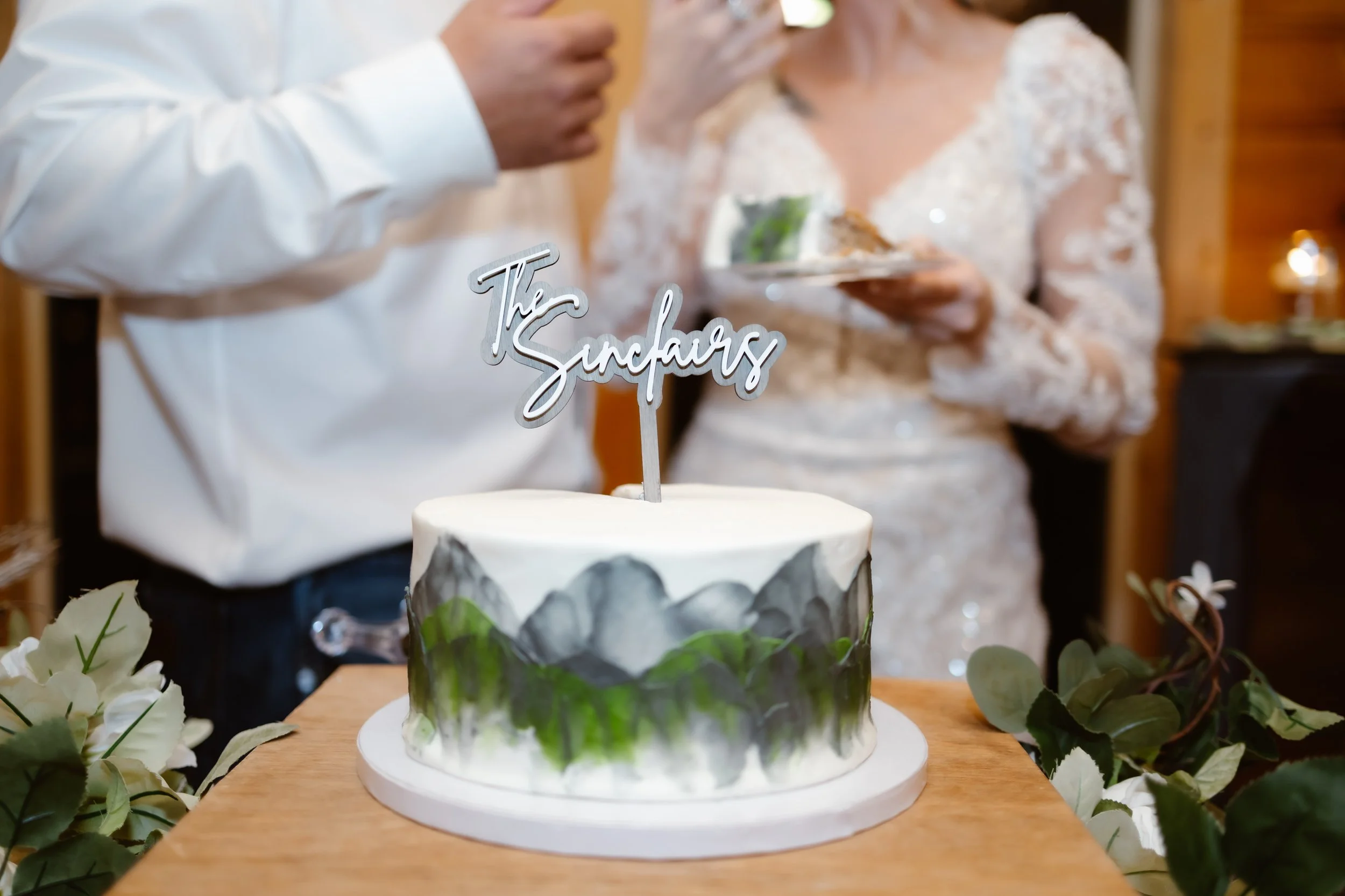 lauren-reeves-photography-gatlinburg-photographer-0077parkside-resort-pigeon-forge-wedding-cake