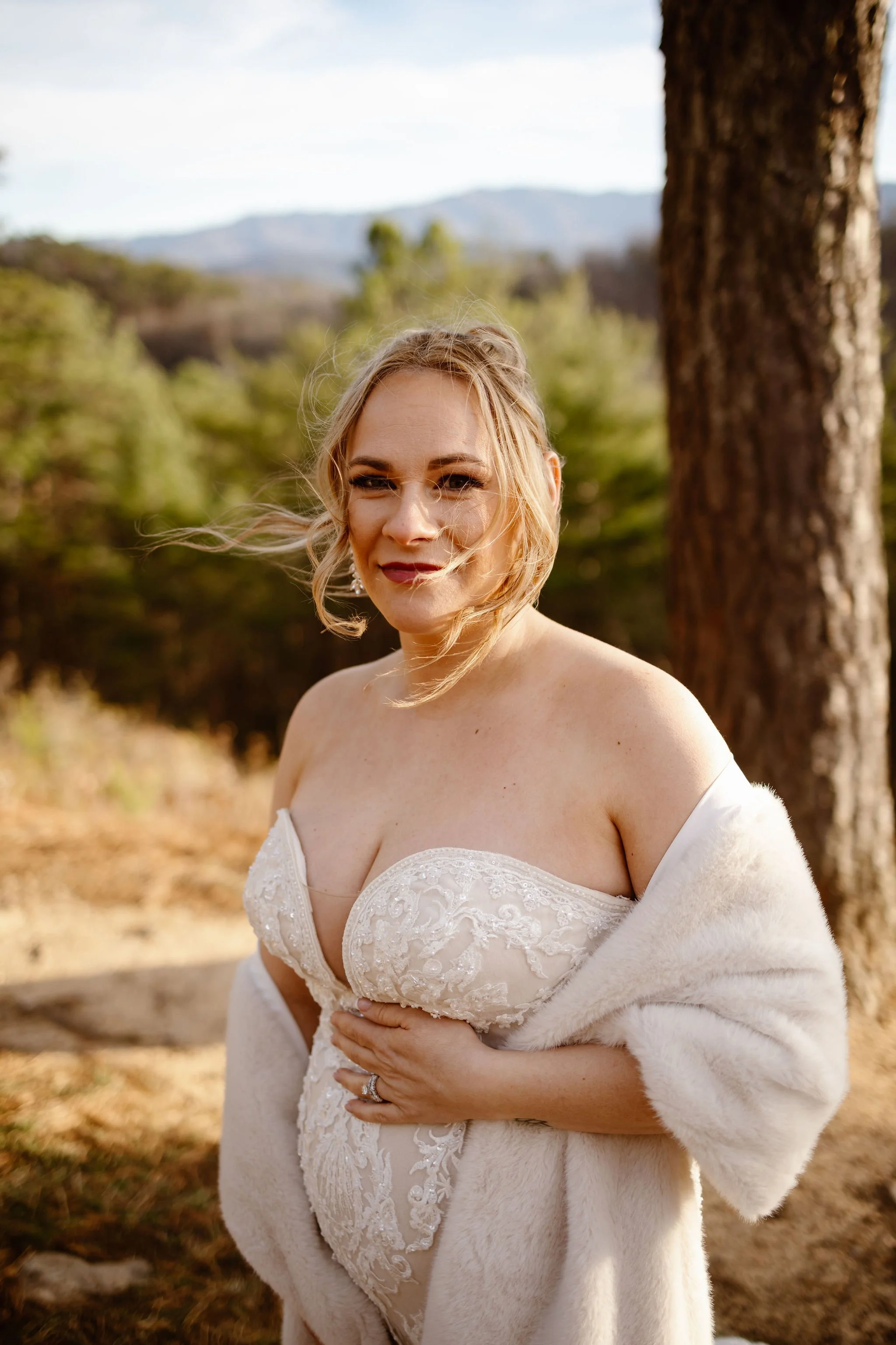 pregnant-wedding-pictures-how-to-hide-my-pregnancy-bride