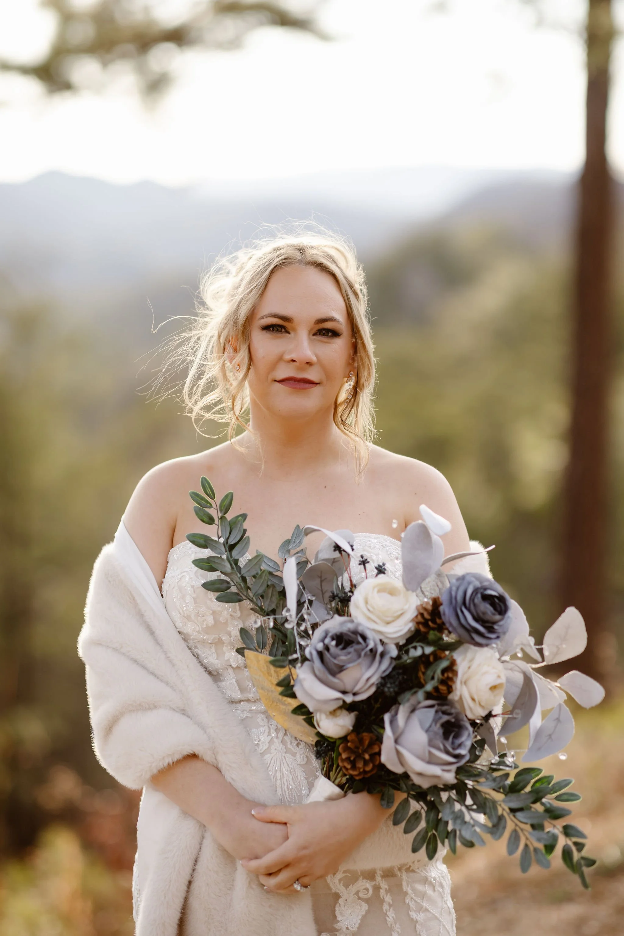 pregnant-wedding-pictures-how-to-hide-my-pregnancy-bride-bouquet