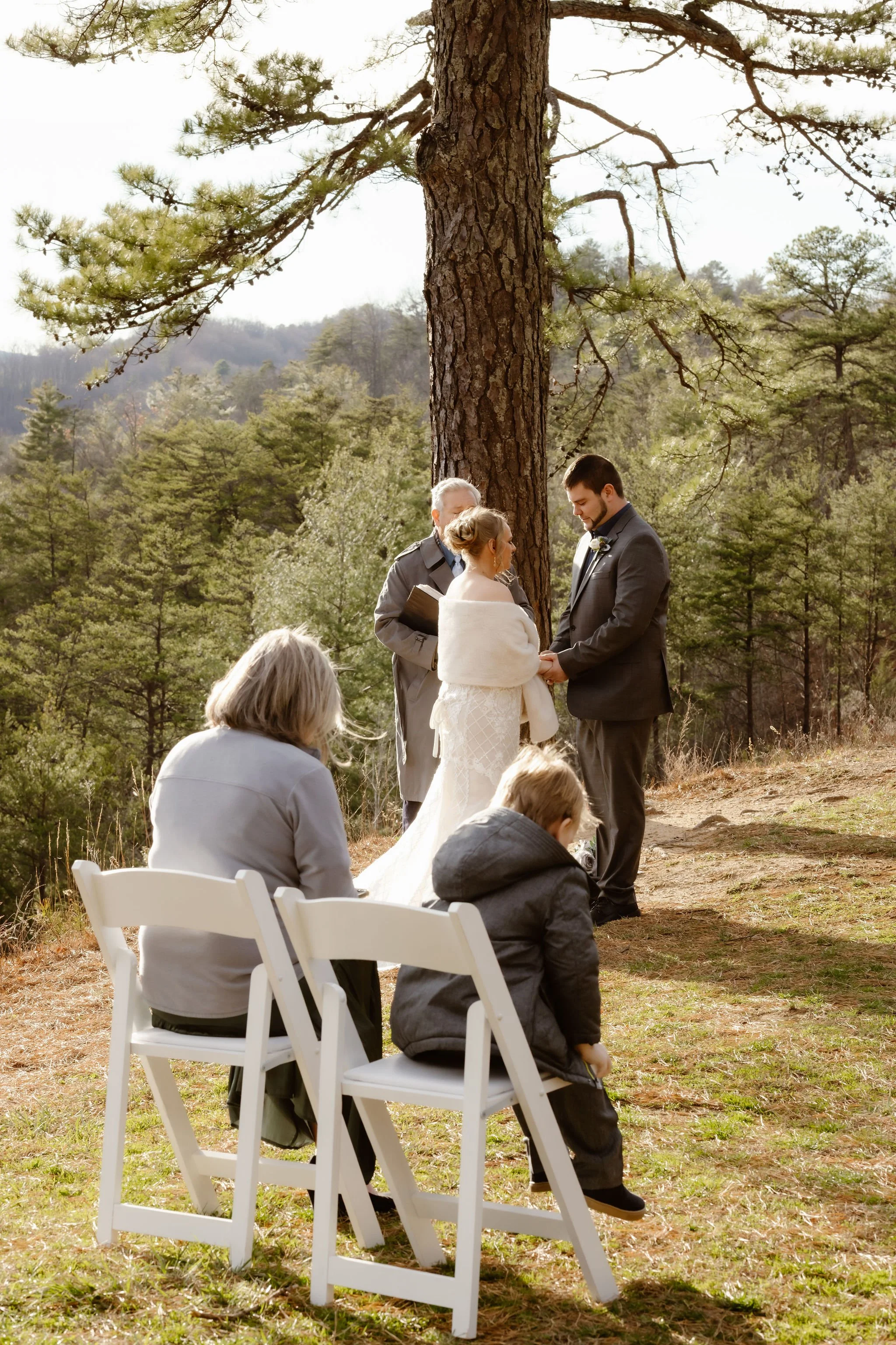 pregnant-wedding-pictures-how-to-hide-my-pregnancy-wedding-ceremony