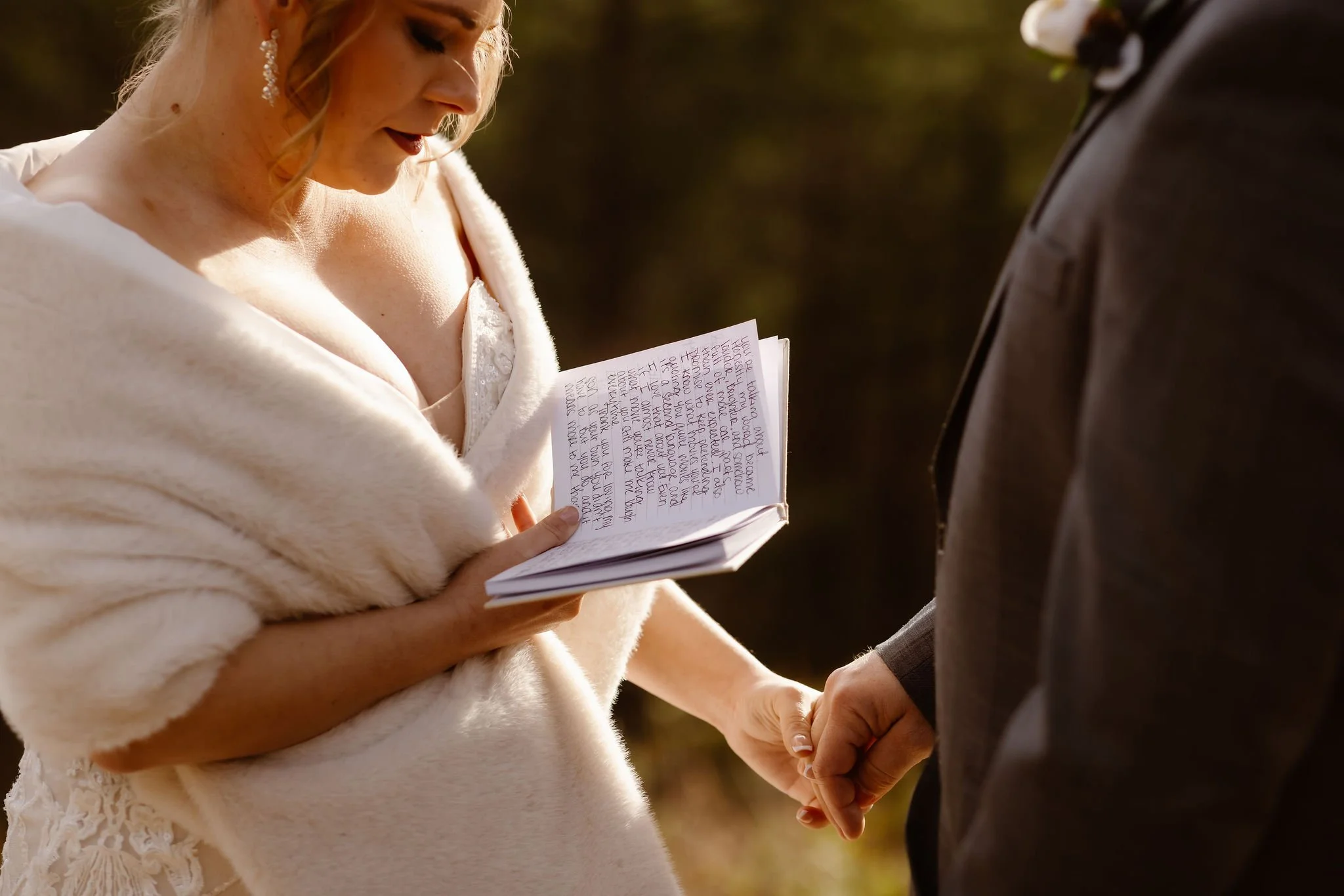 pregnant-wedding-pictures-how-to-hide-my-pregnancy-bride-vows