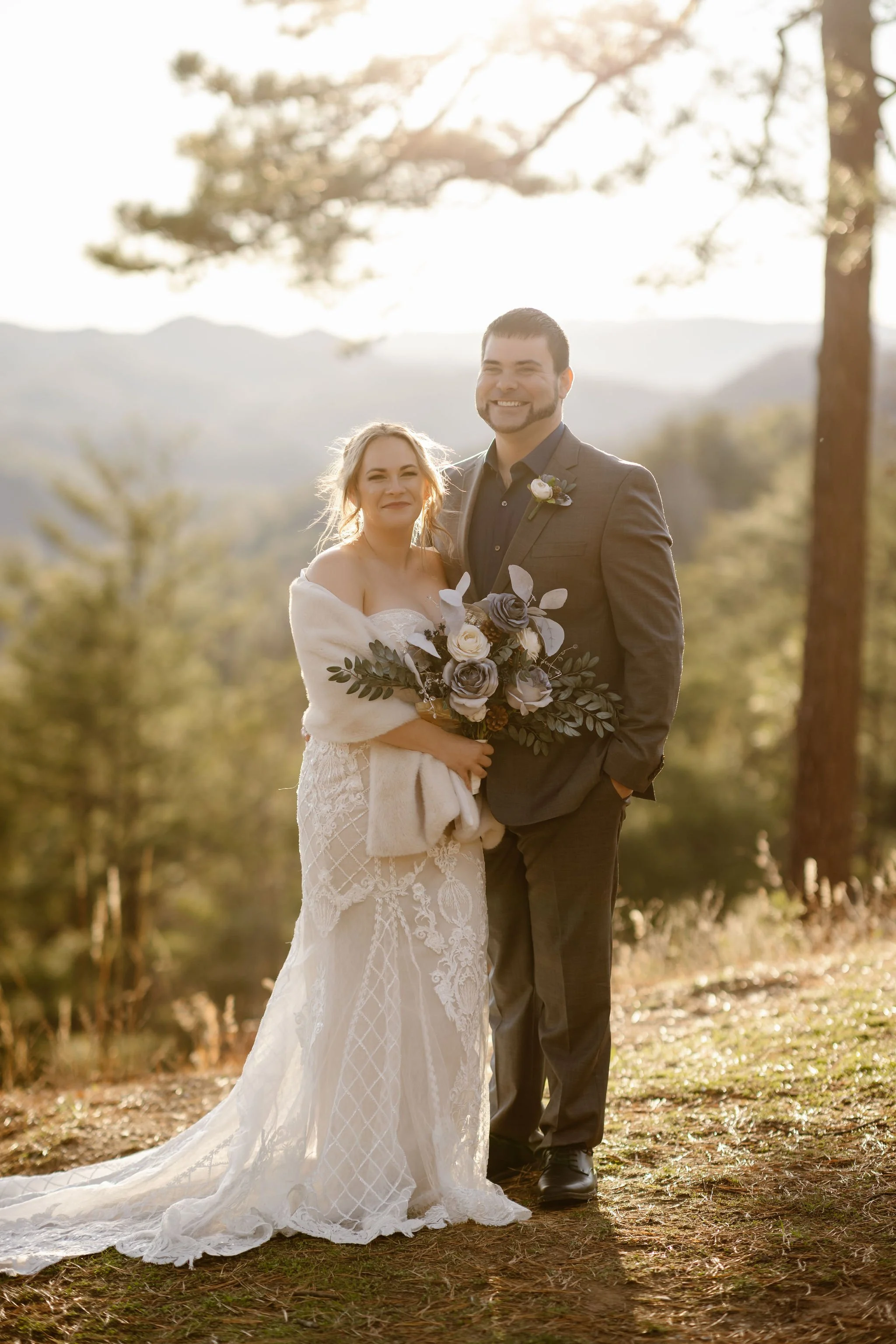 pregnant-wedding-pictures-how-to-hide-my-pregnancy-bride-and-groom