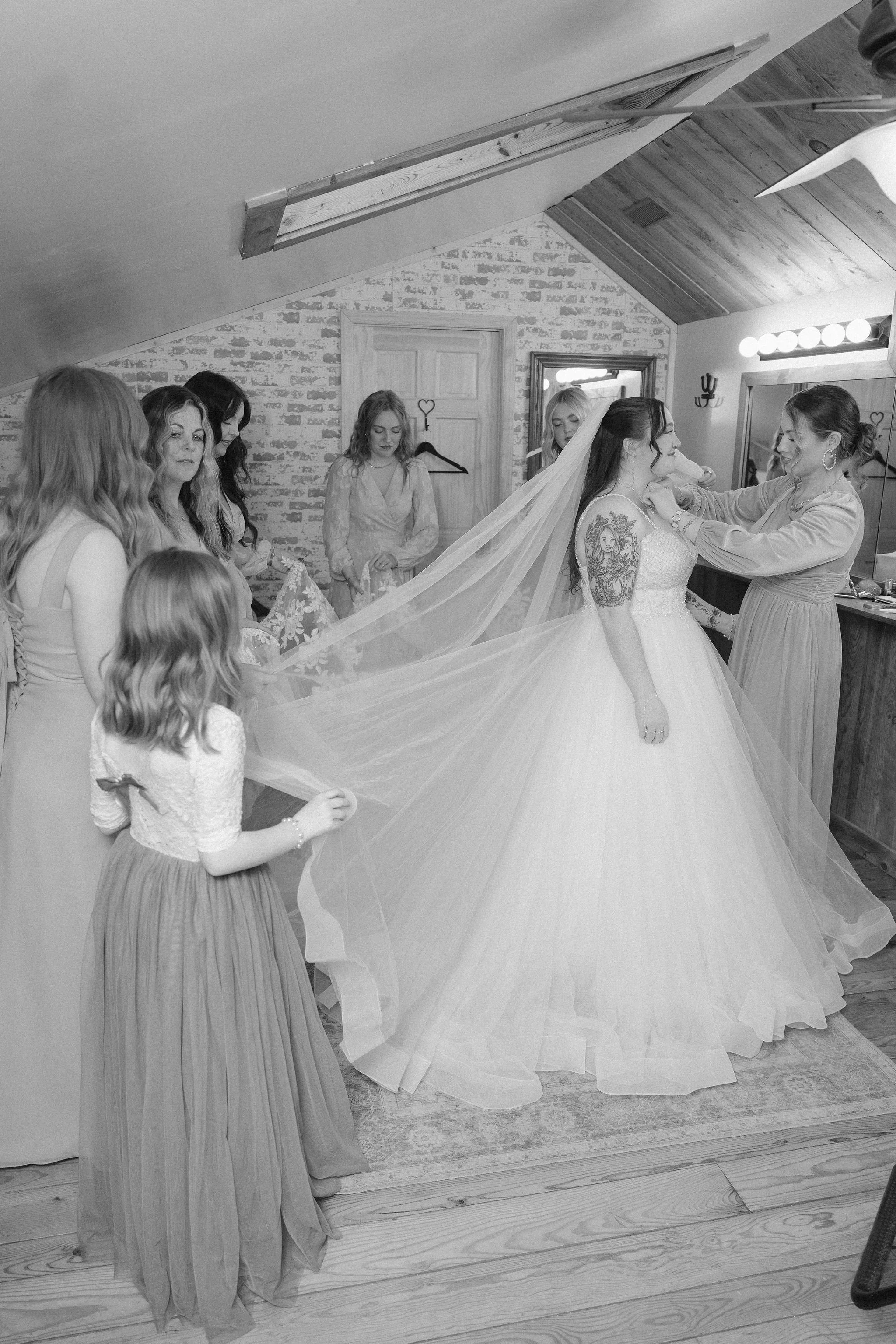 micro-wedding-guide-and-checklist