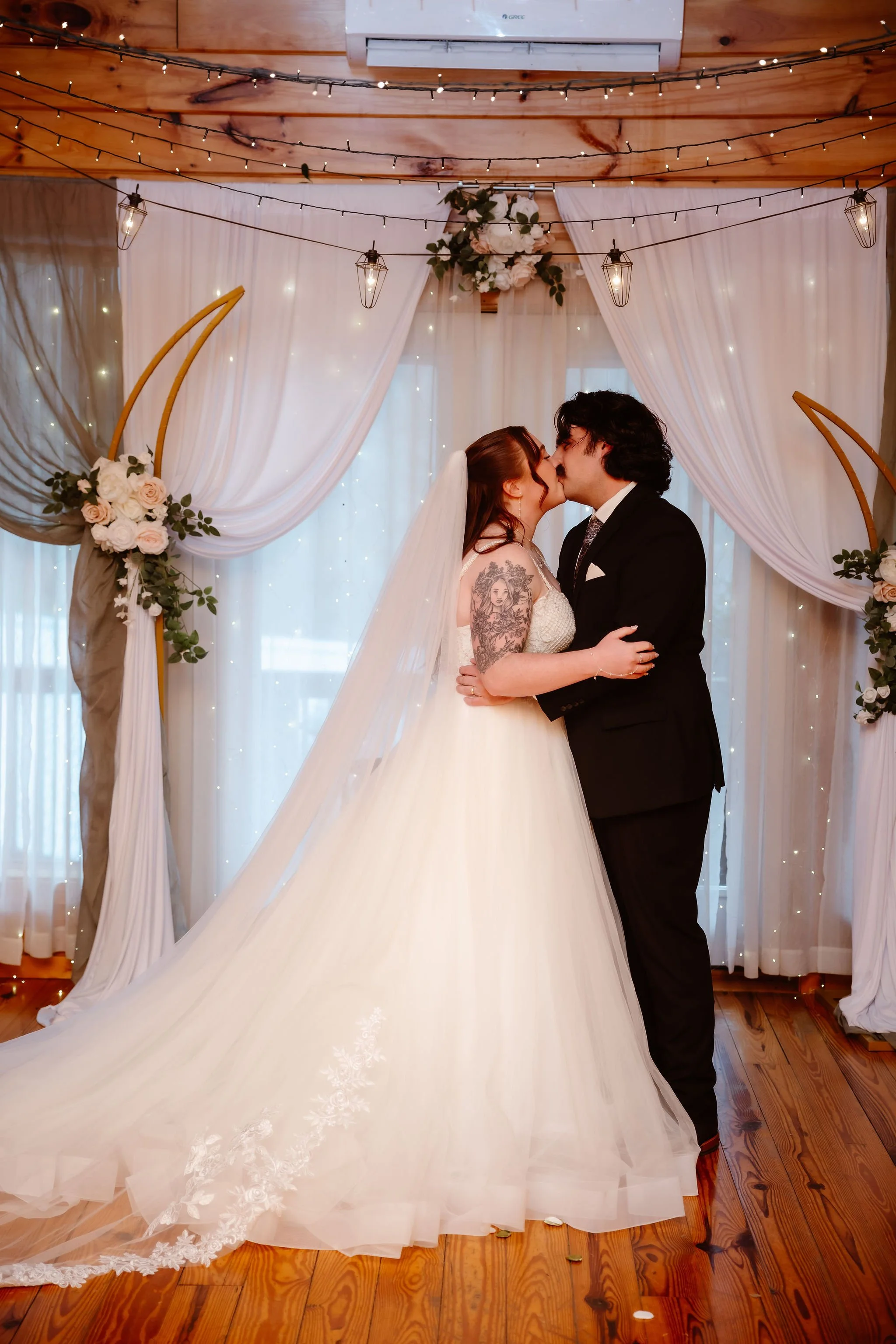 micro-wedding-guide-and-checklist