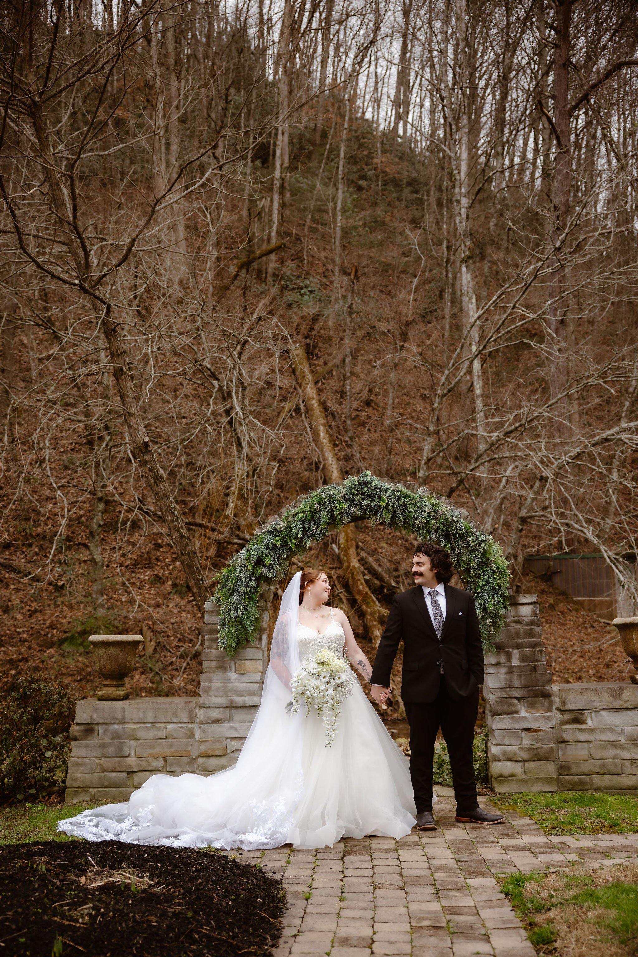 micro-wedding-guide-and-checklist