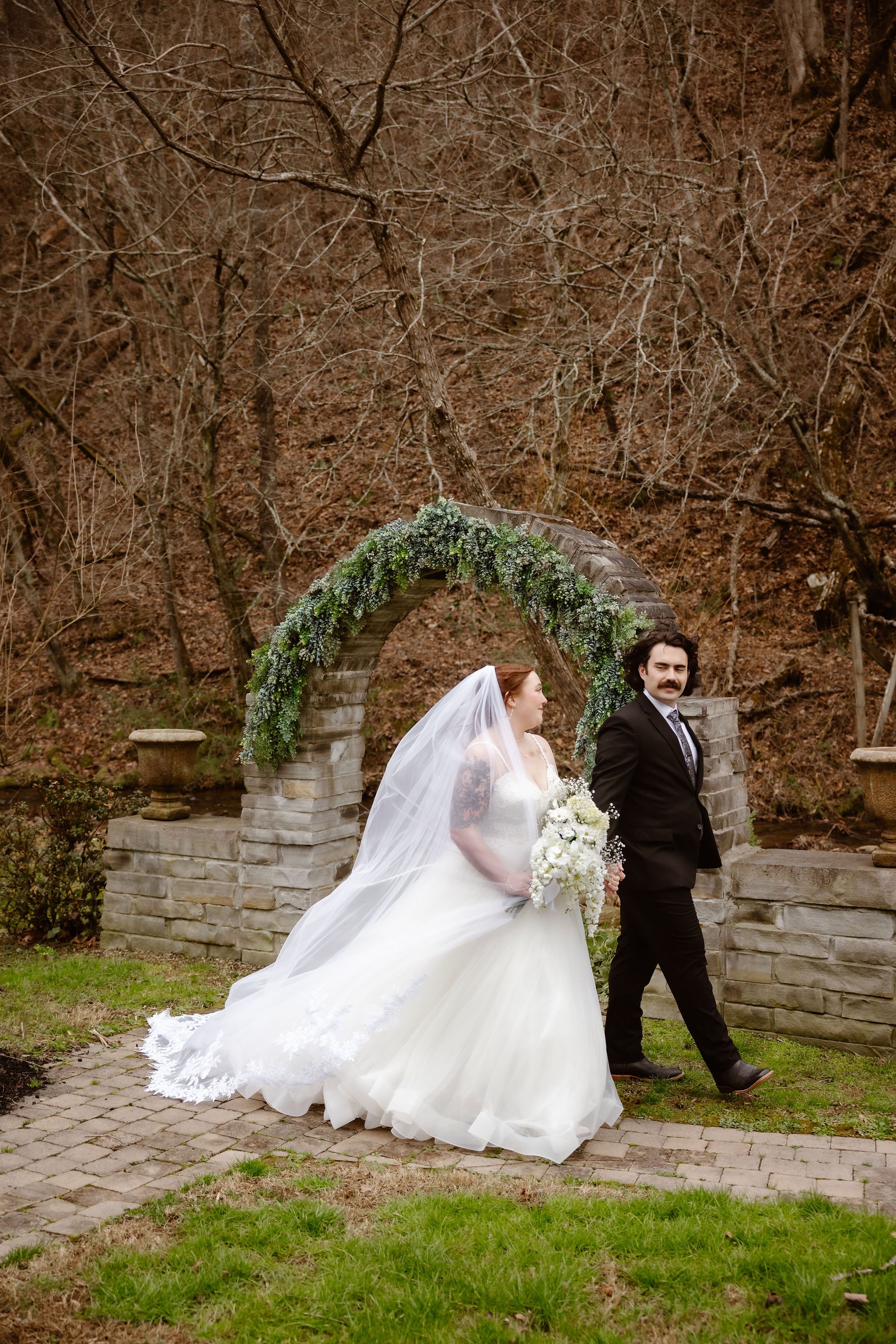 micro-wedding-guide-and-checklist