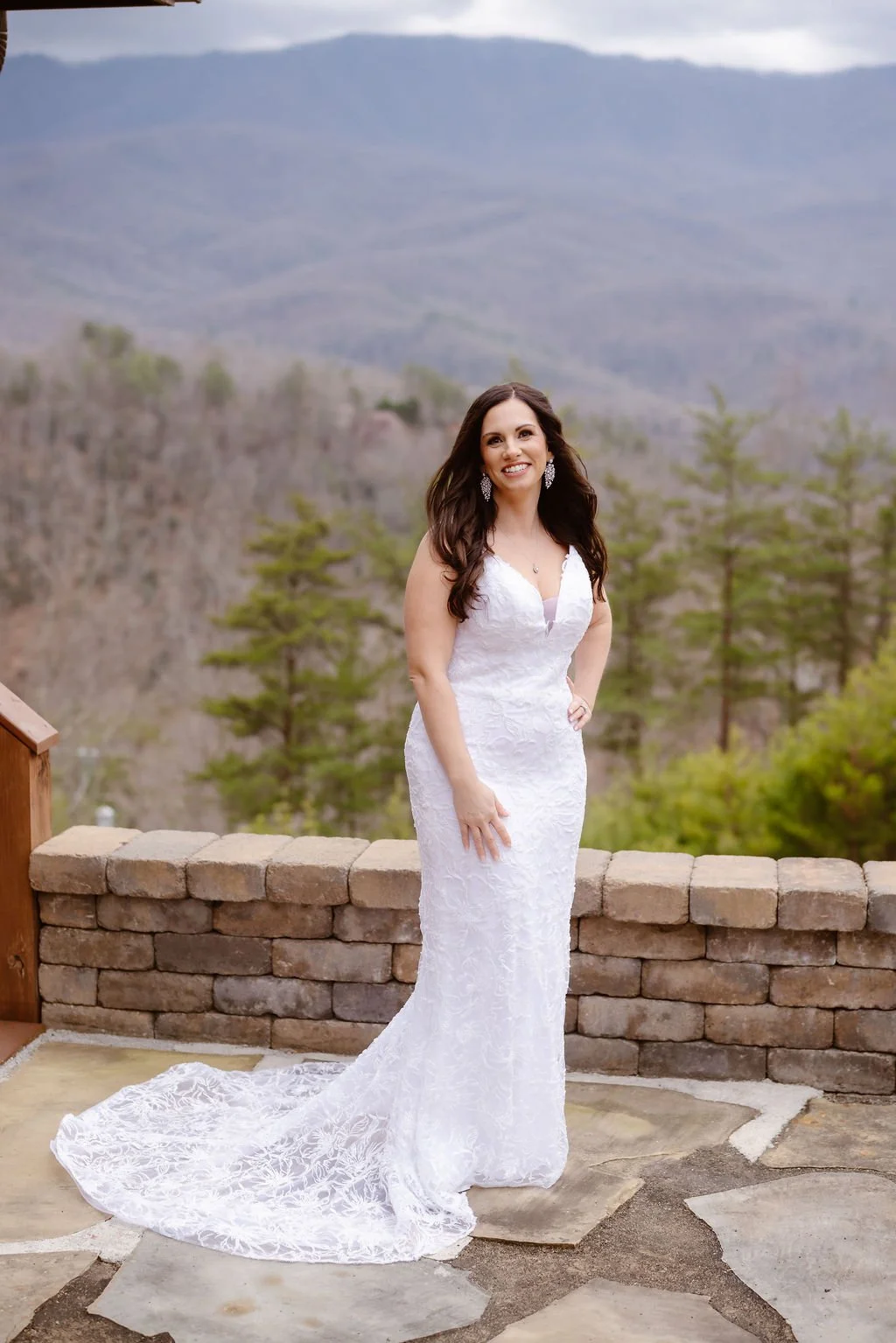 guide-to-gatlinburg-wedding-cabins-bridal