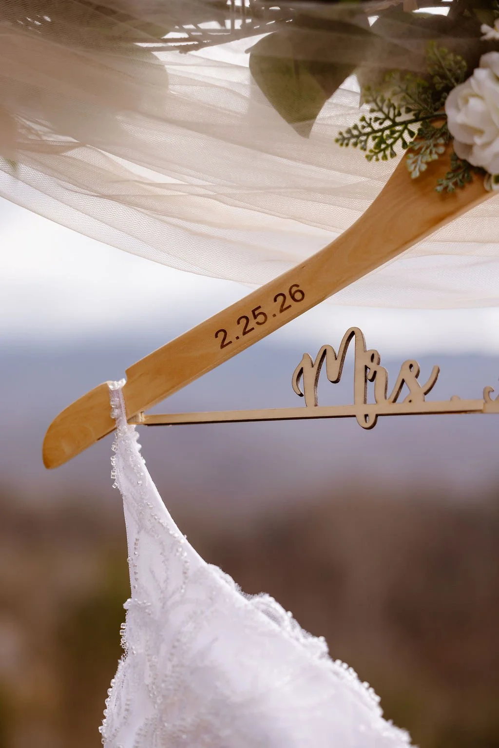 guide-to-gatlinburg-wedding-cabins-bridal