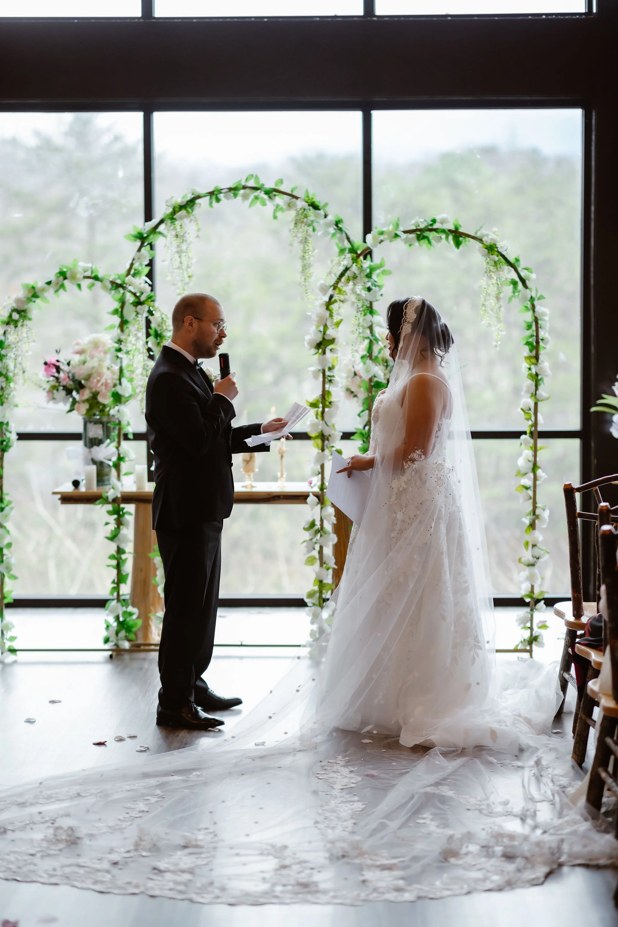 Wild-Briar-Lodge-Wedding-An-Indoor-Elopement