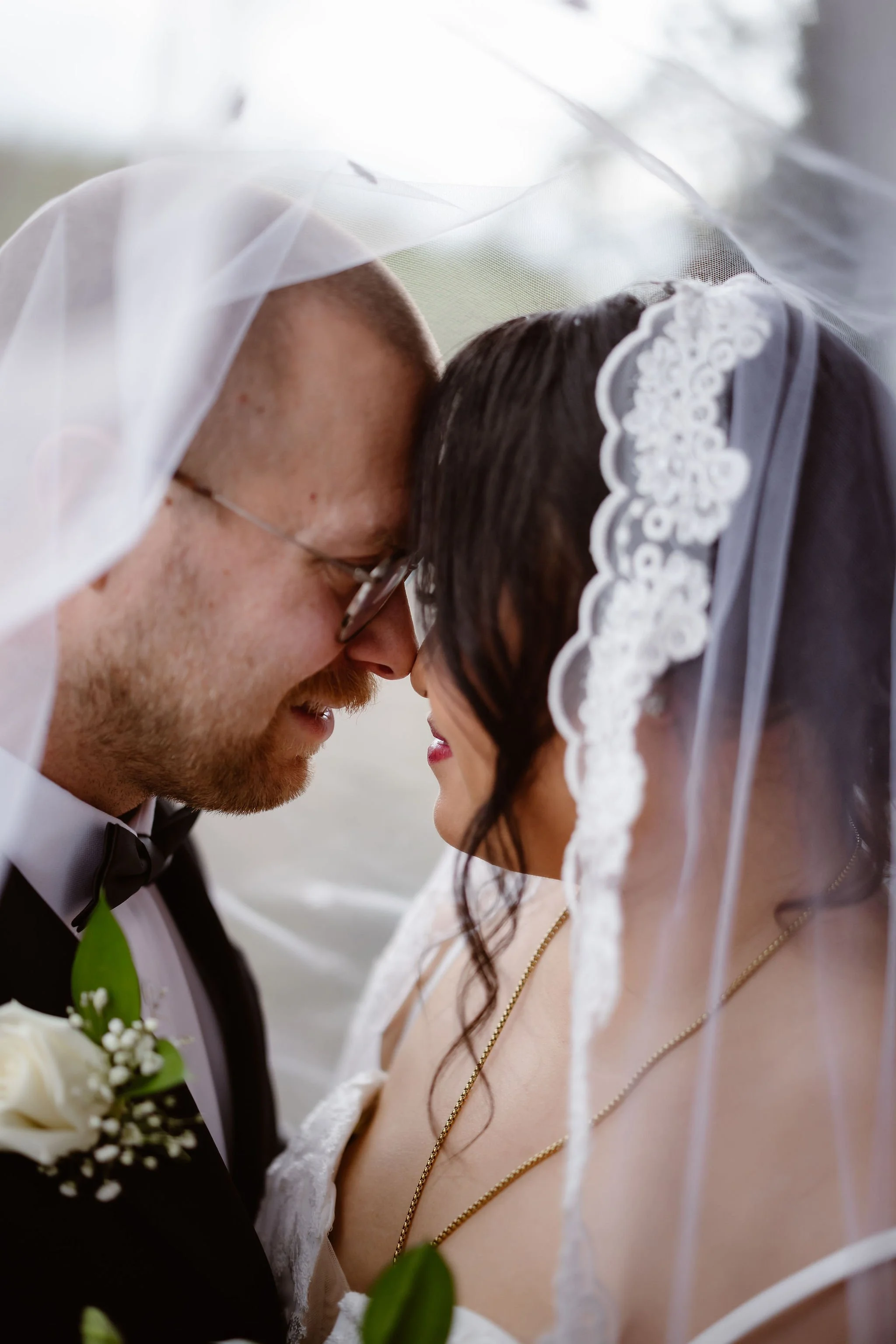 Wild-Briar-Lodge-Wedding-An-Indoor-Elopement