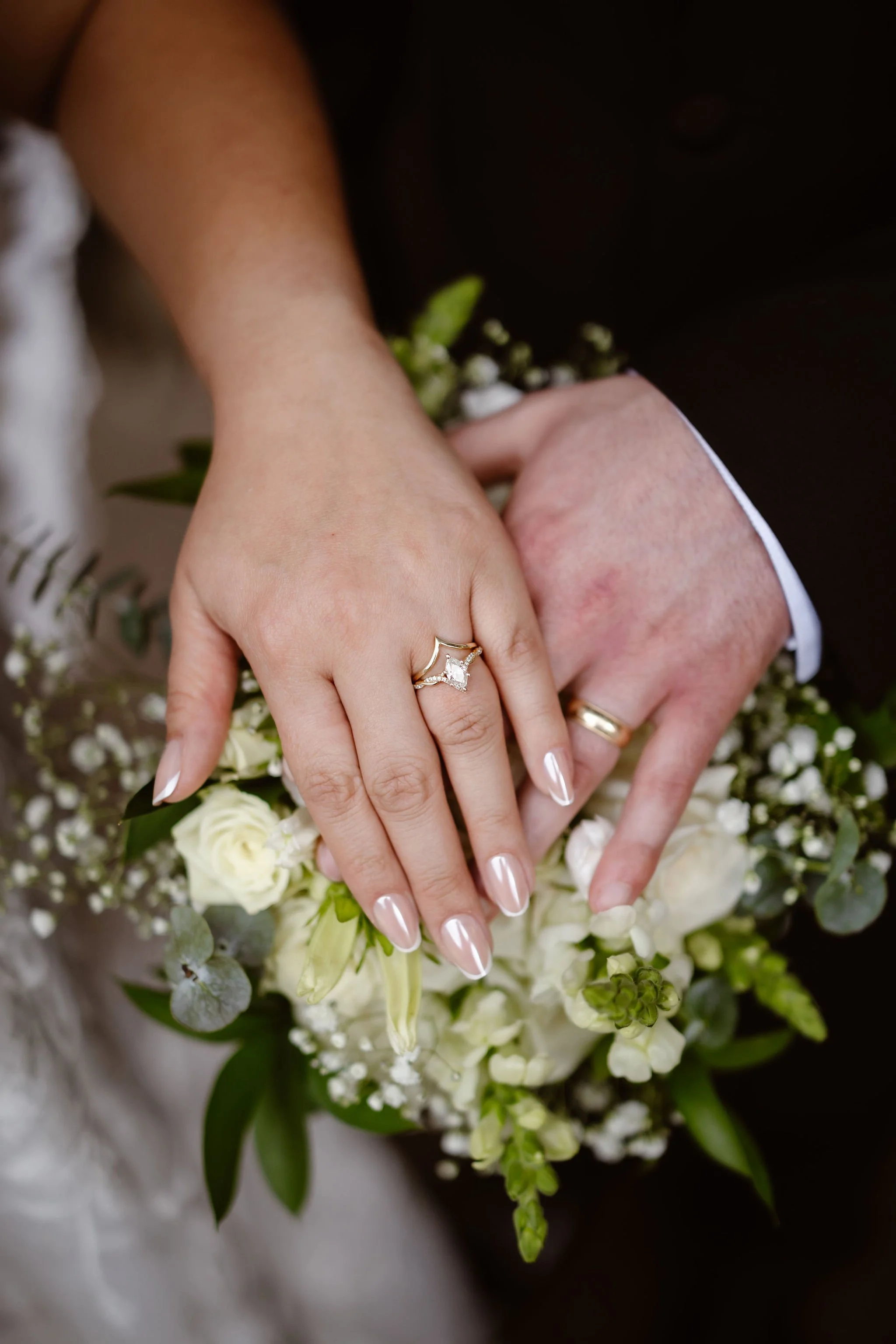 Wild-Briar-Lodge-Wedding-An-Indoor-Elopement