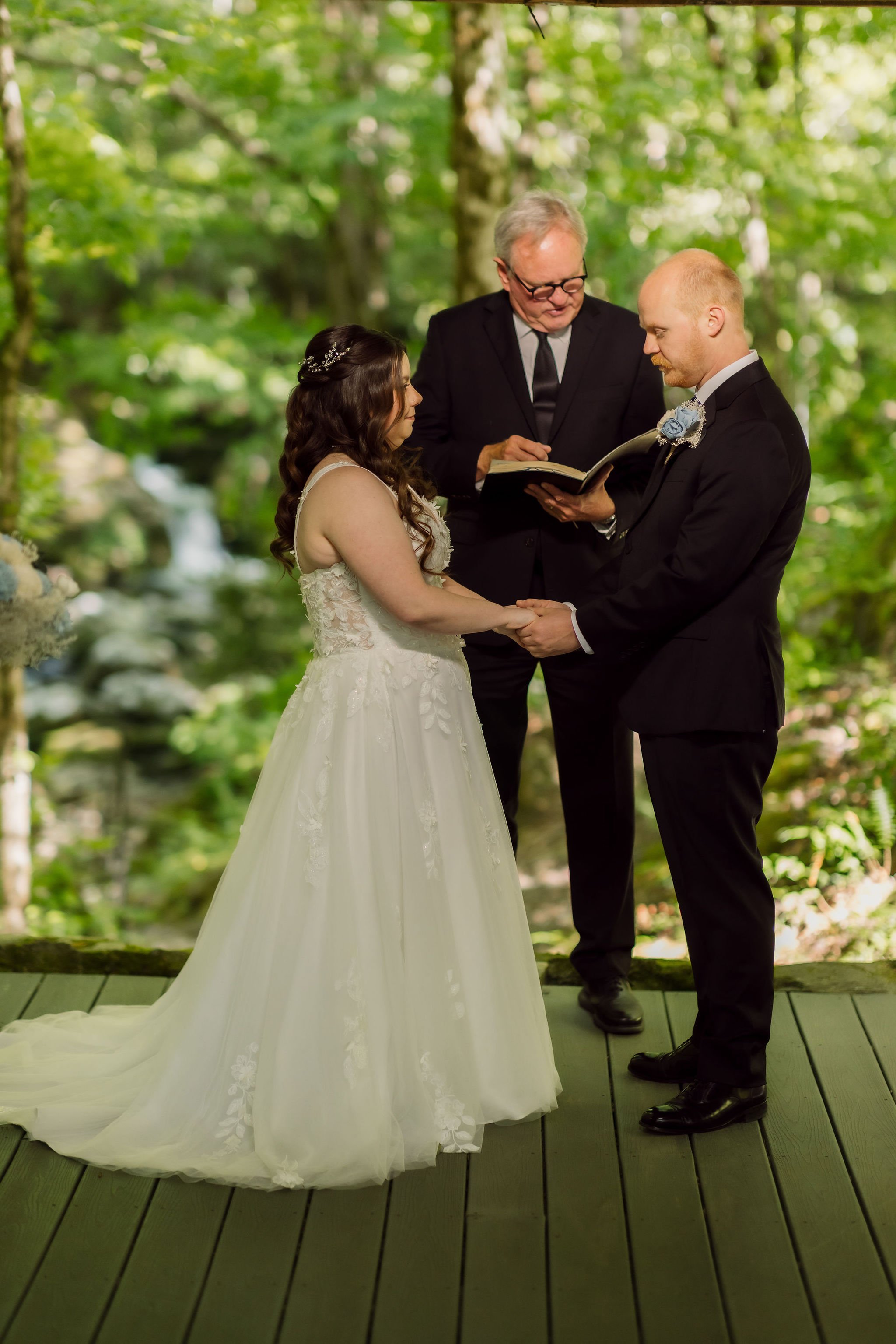 how-to-make-your-gatlinburg-elopement-feel-like-a-wedding