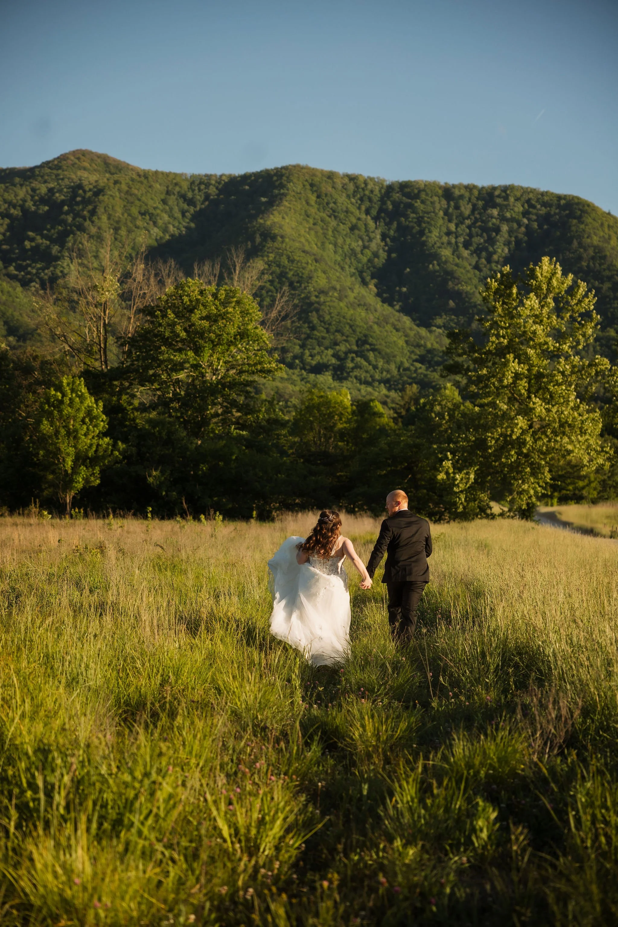 how-to-make-your-gatlinburg-elopement-feel-like-a-wedding