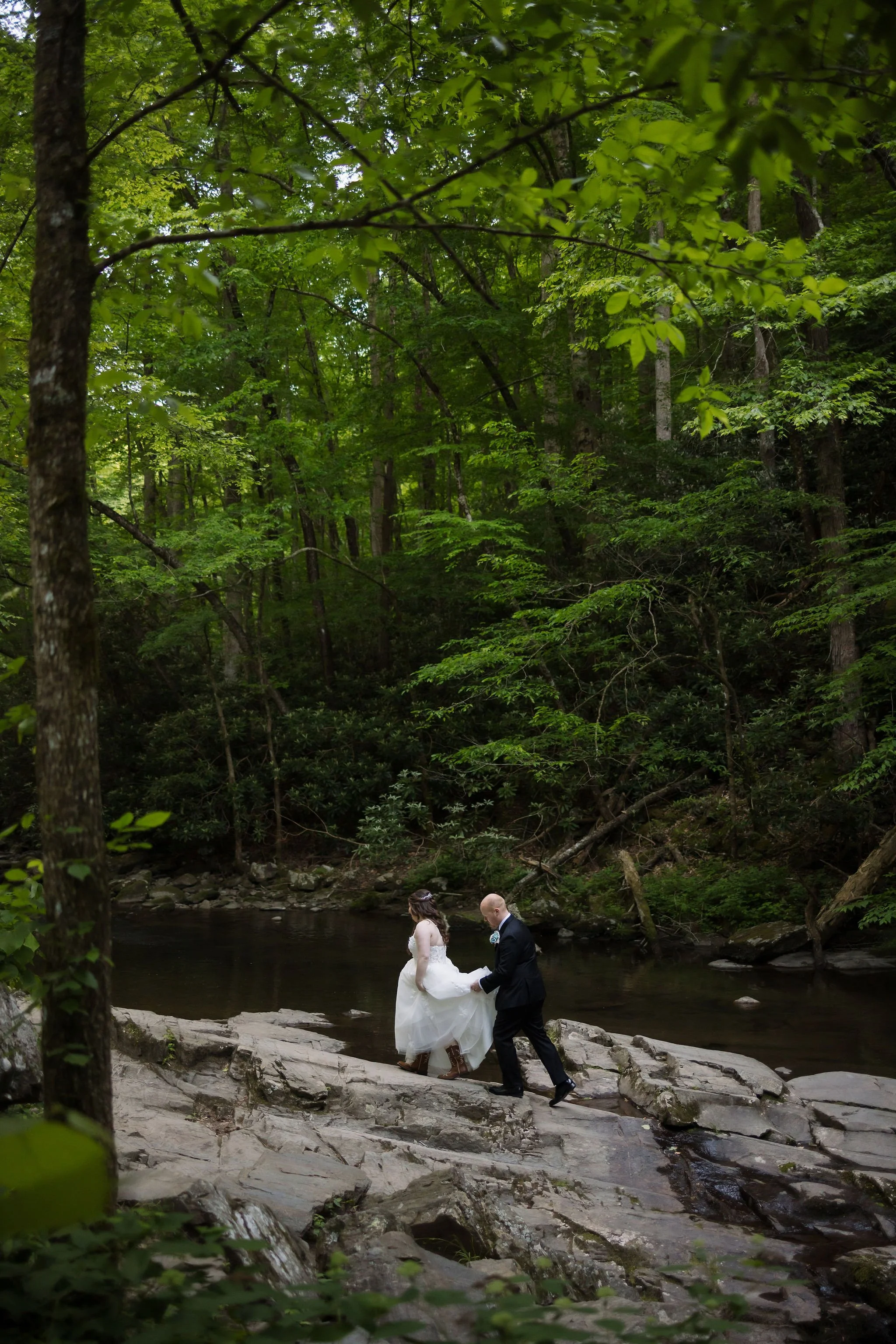 how-to-make-your-gatlinburg-elopement-feel-like-a-wedding