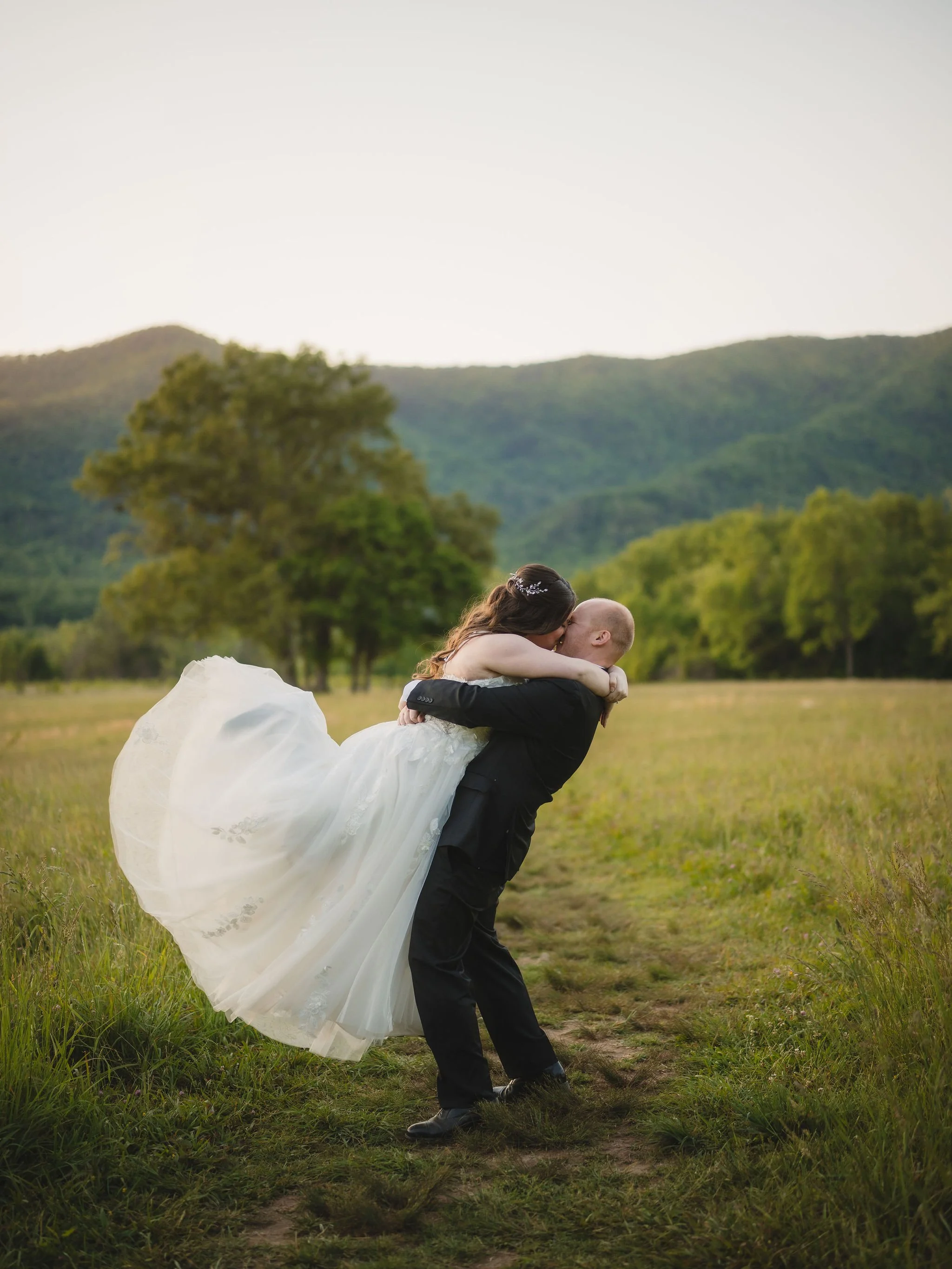 how-to-make-your-gatlinburg-elopement-feel-like-a-wedding