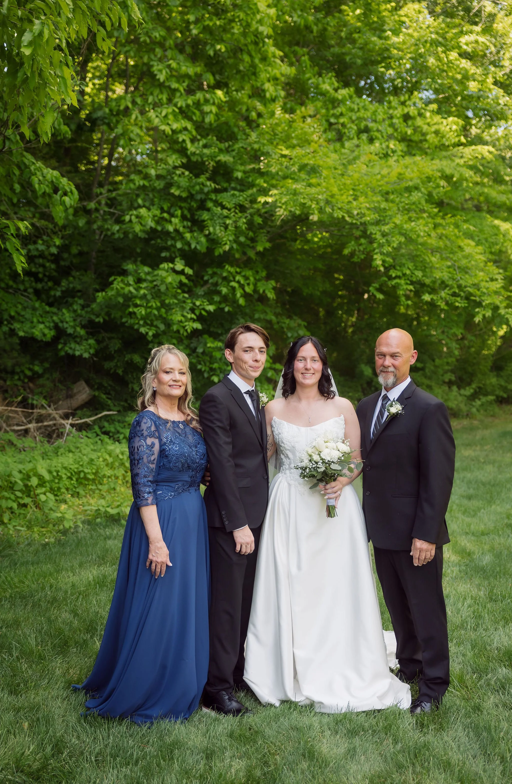 Elope-to-the-Little-Log-Chapel-in-Gatlinburg