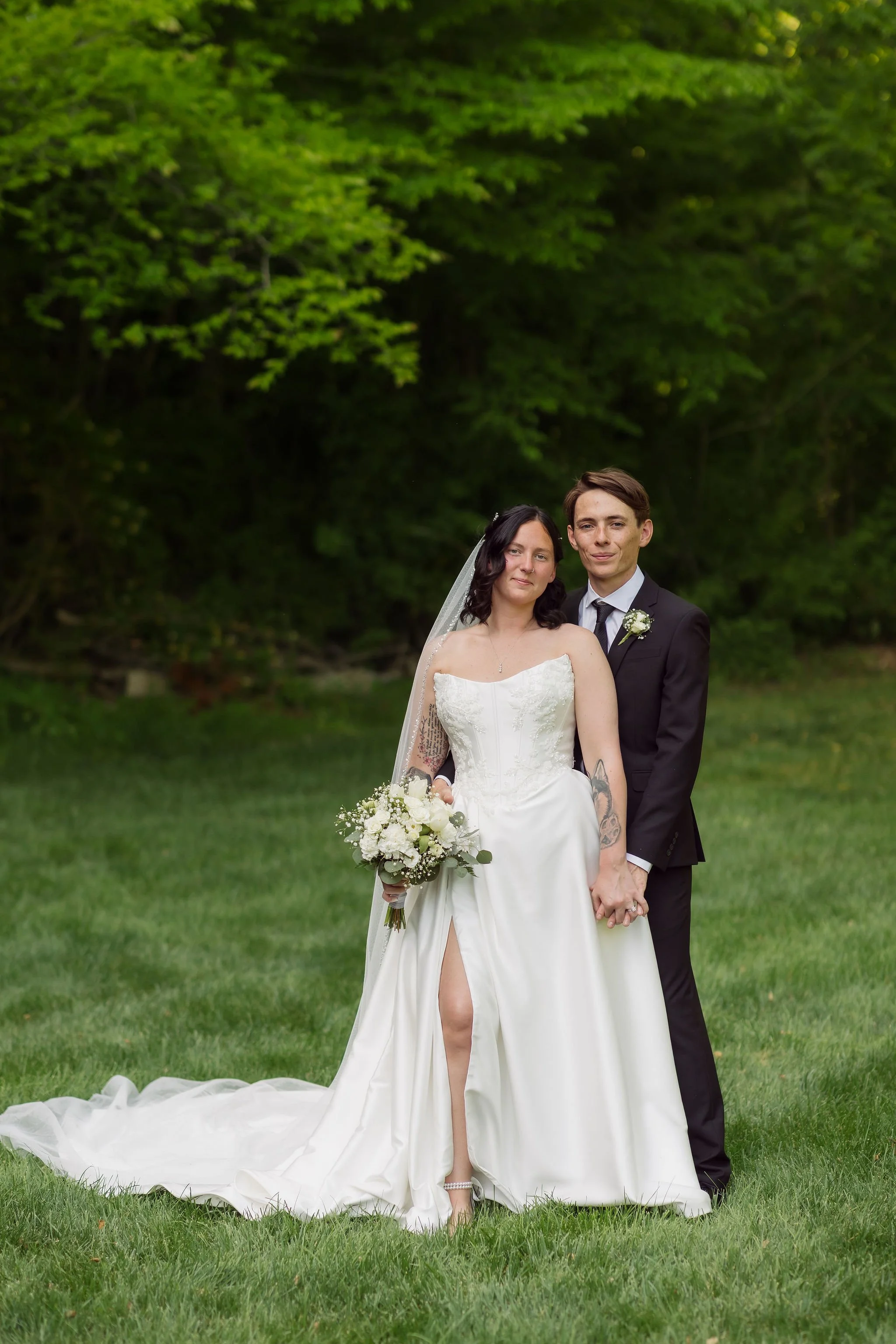 Elope-to-the-Little-Log-Chapel-in-Gatlinburg
