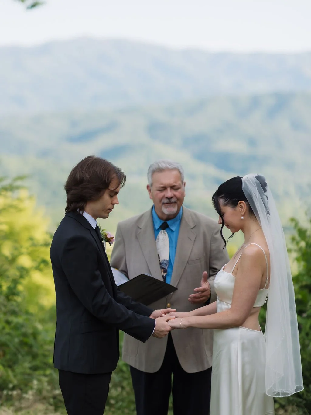 Best-Gatlinburg-Scenic-Drives-for-Elopement-Photos